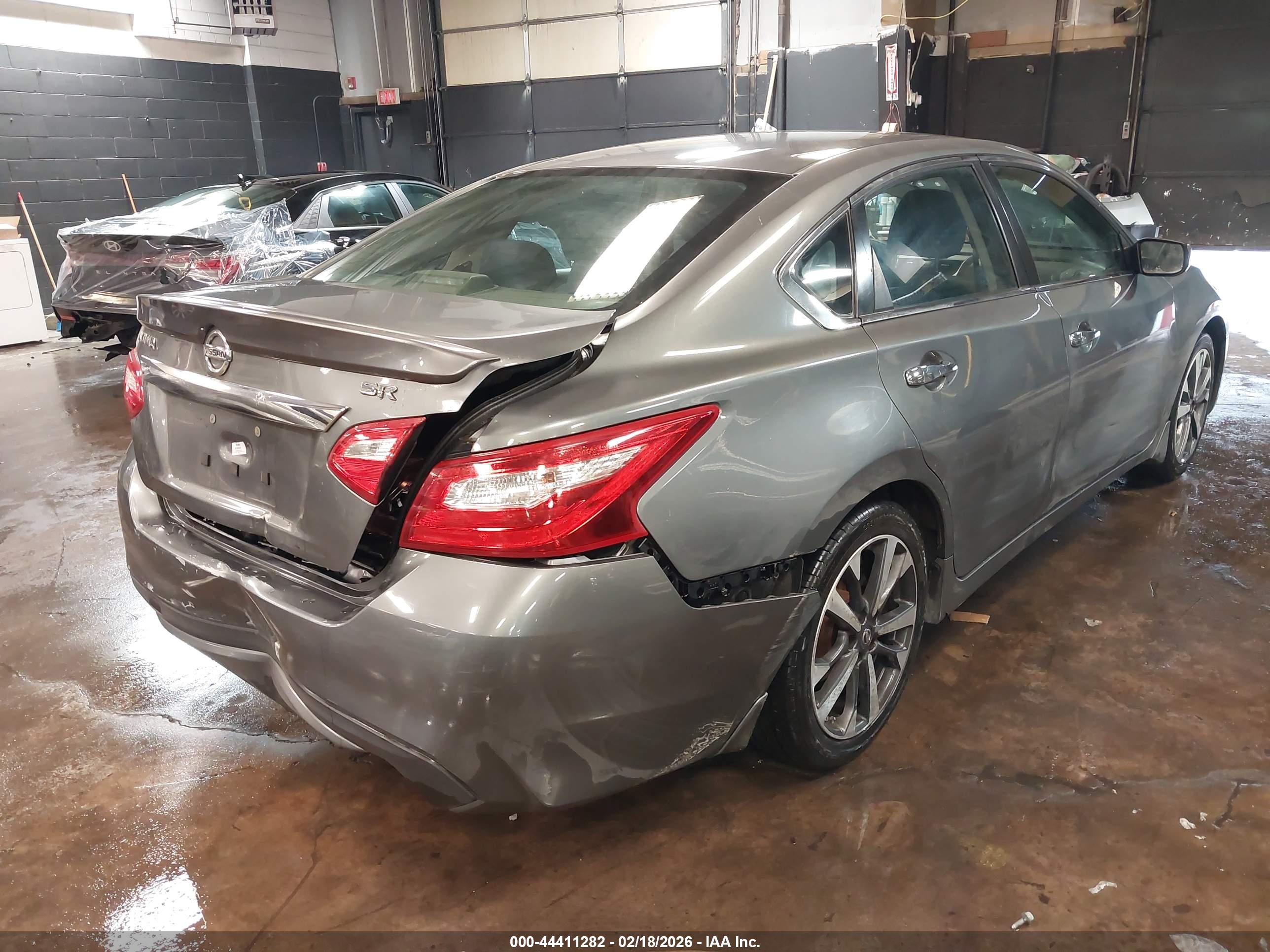 NISSAN ALTIMA image 6