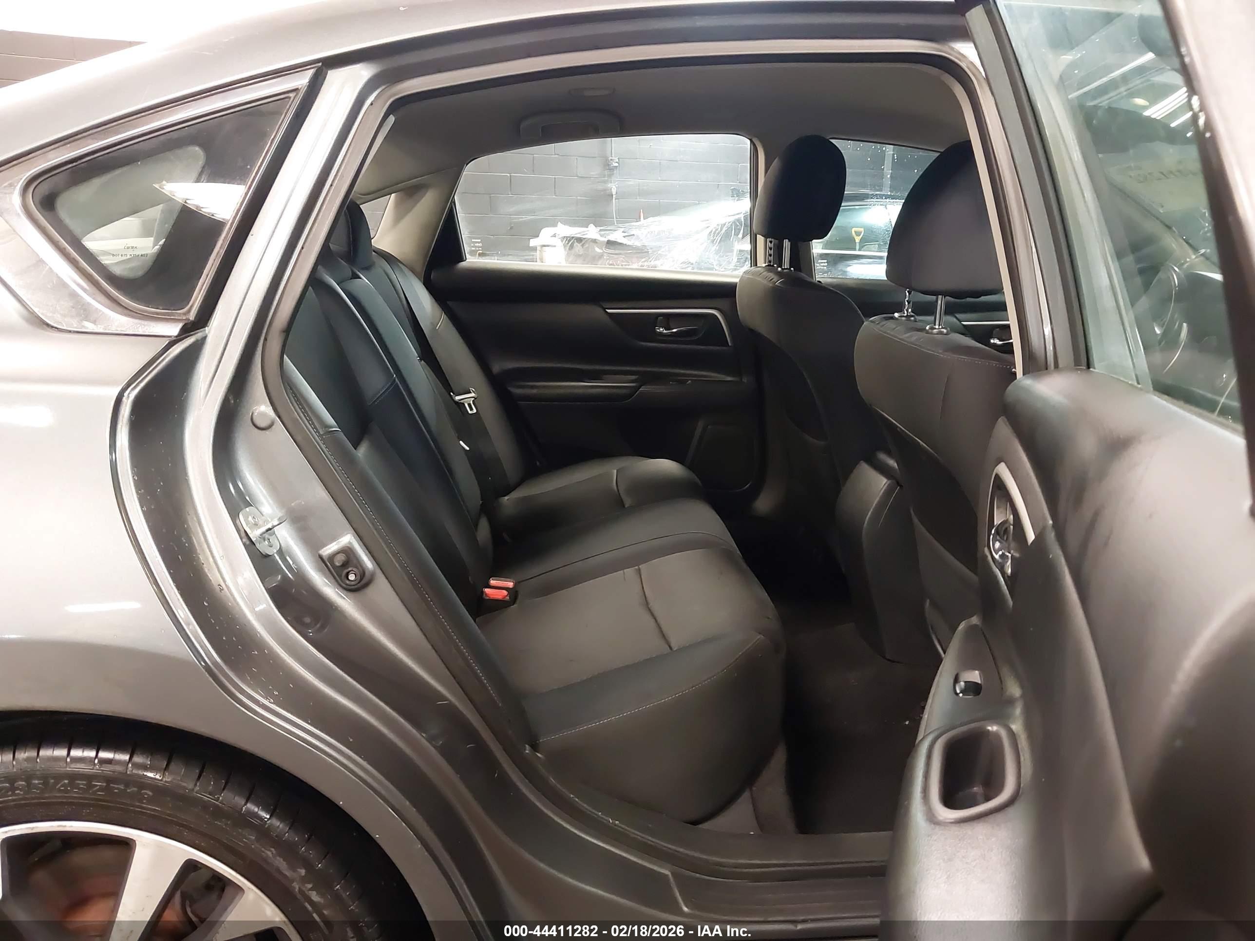 NISSAN ALTIMA image 8