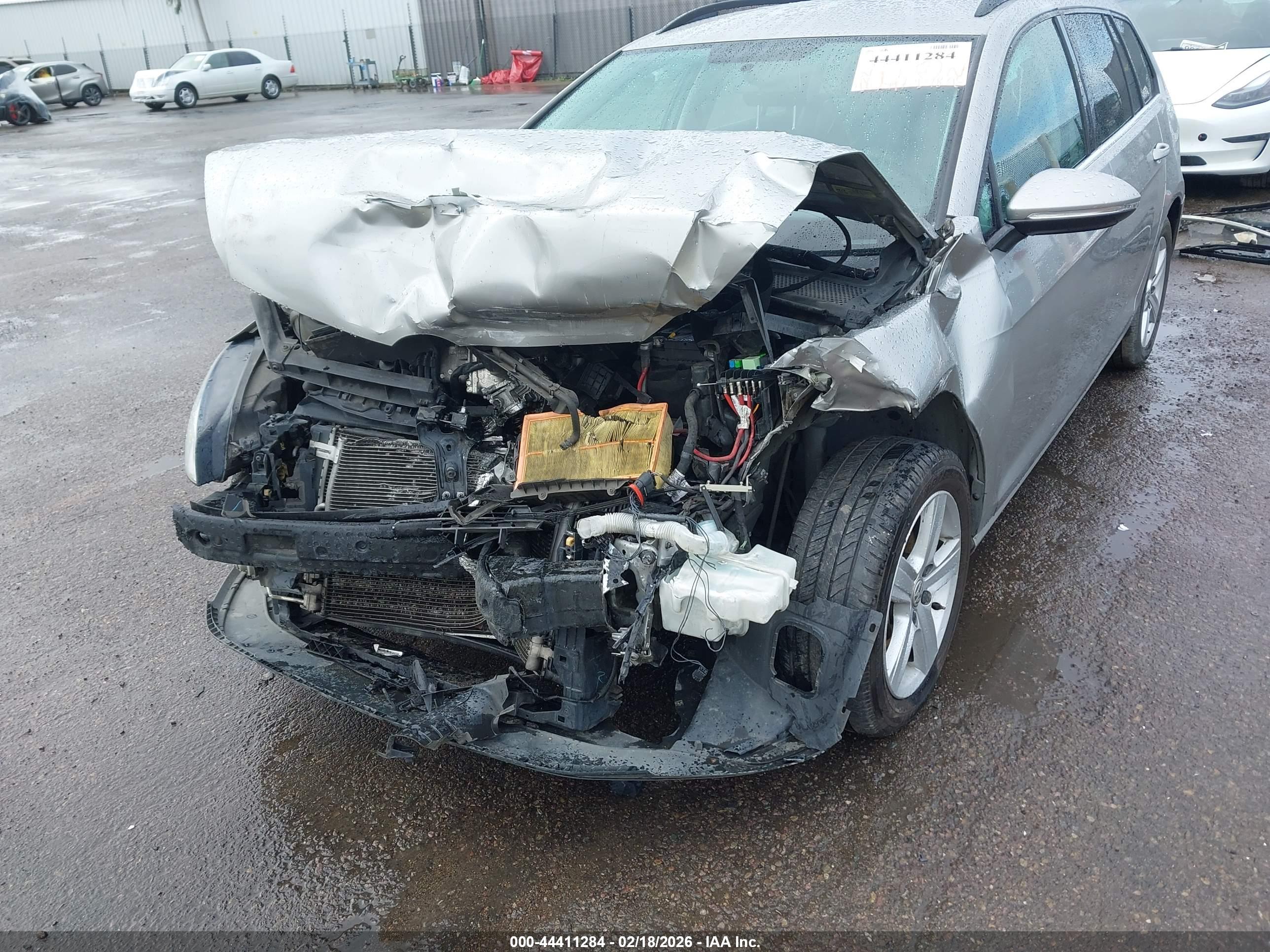 VOLKSWAGEN GOLF image 6