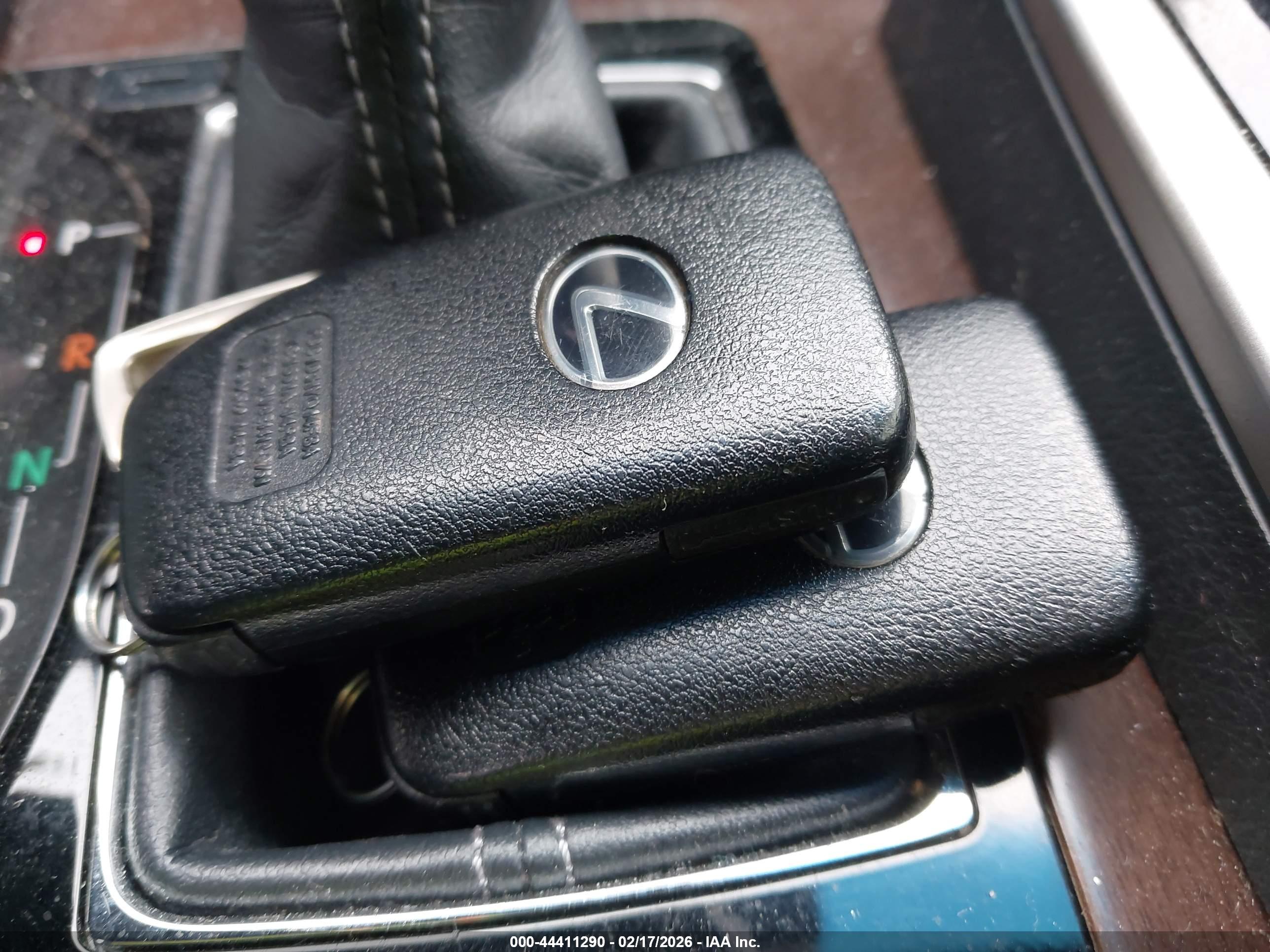 LEXUS GS image 11