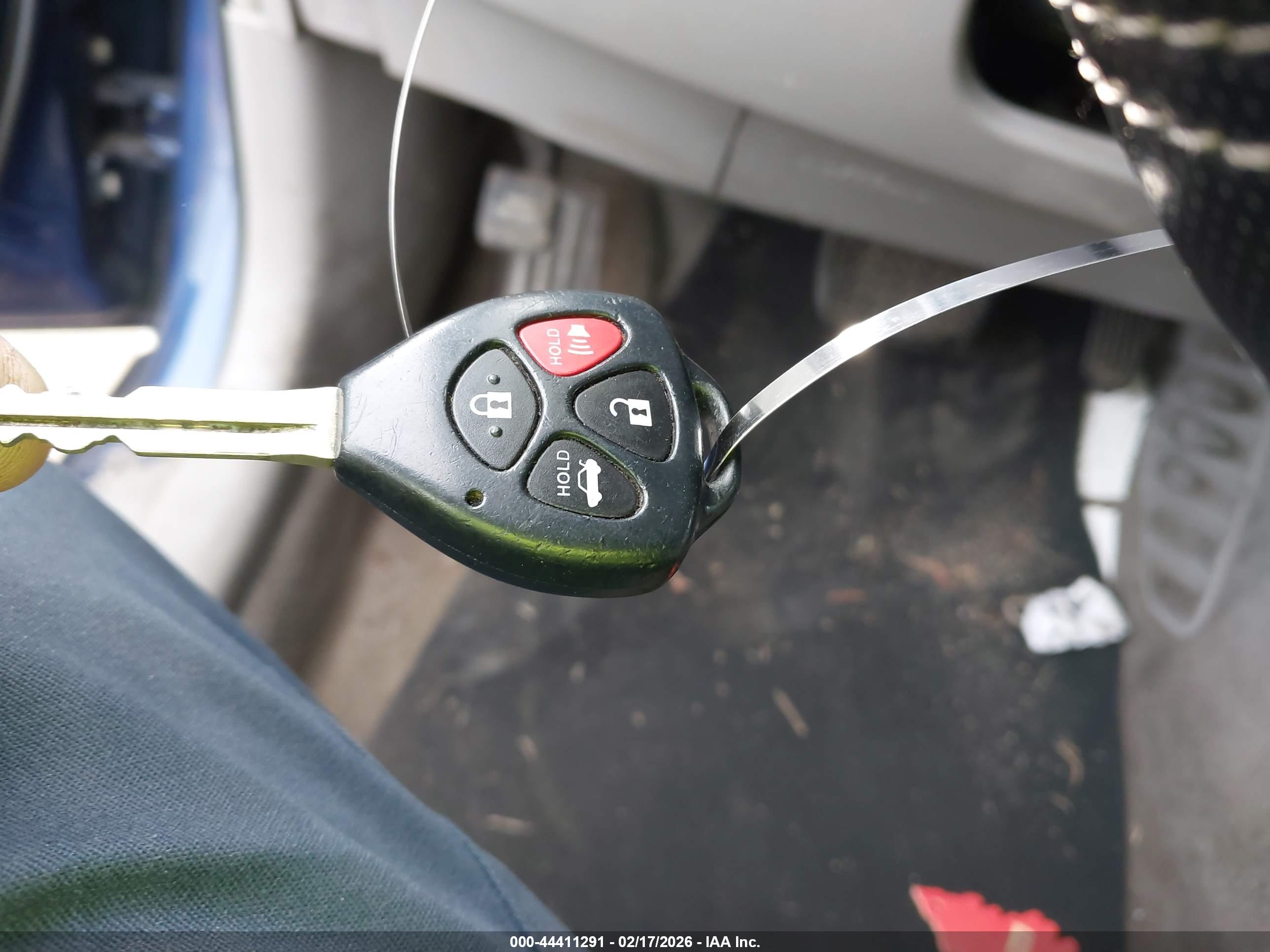 TOYOTA CAMRY image 11