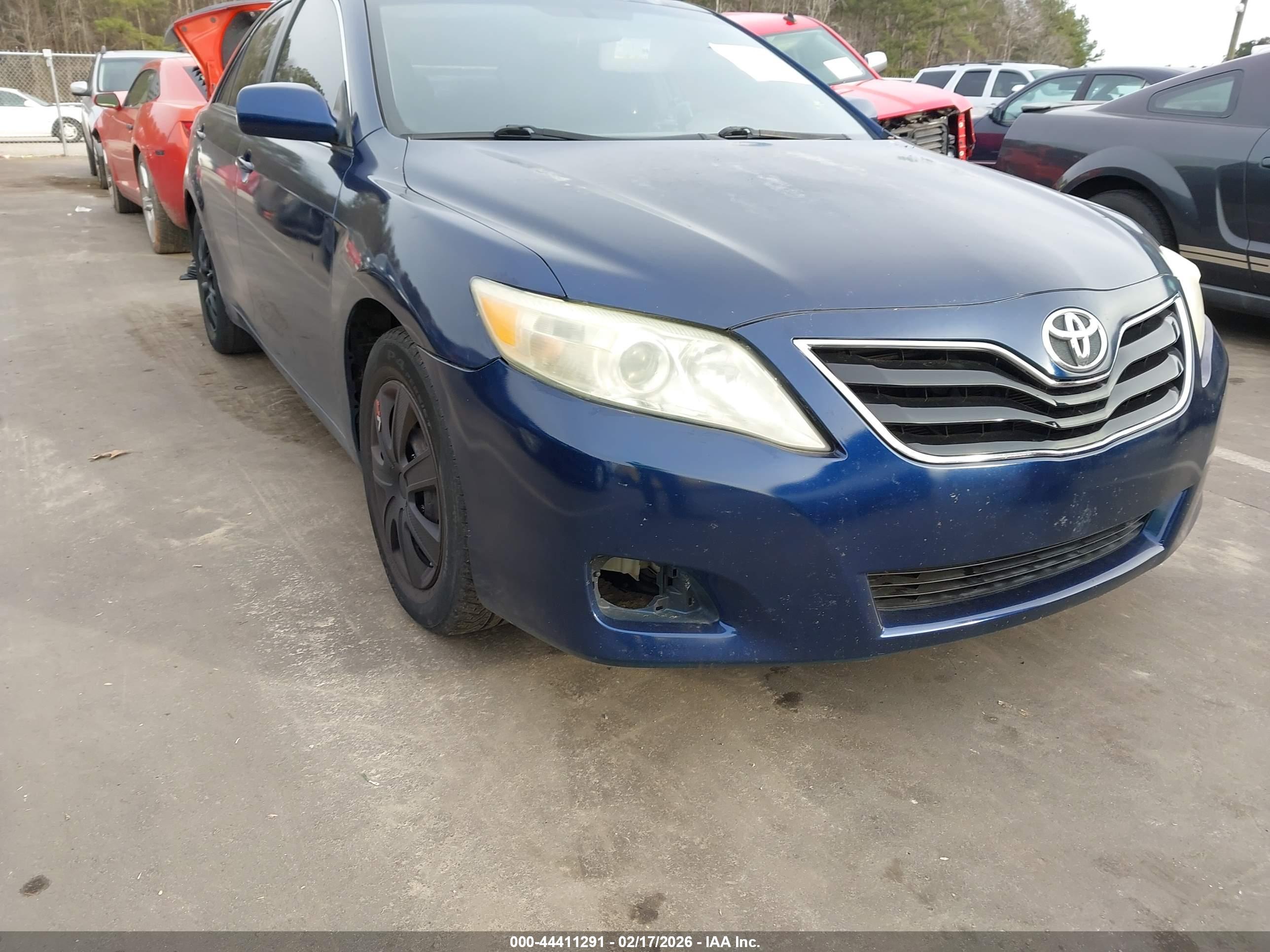 TOYOTA CAMRY image 6