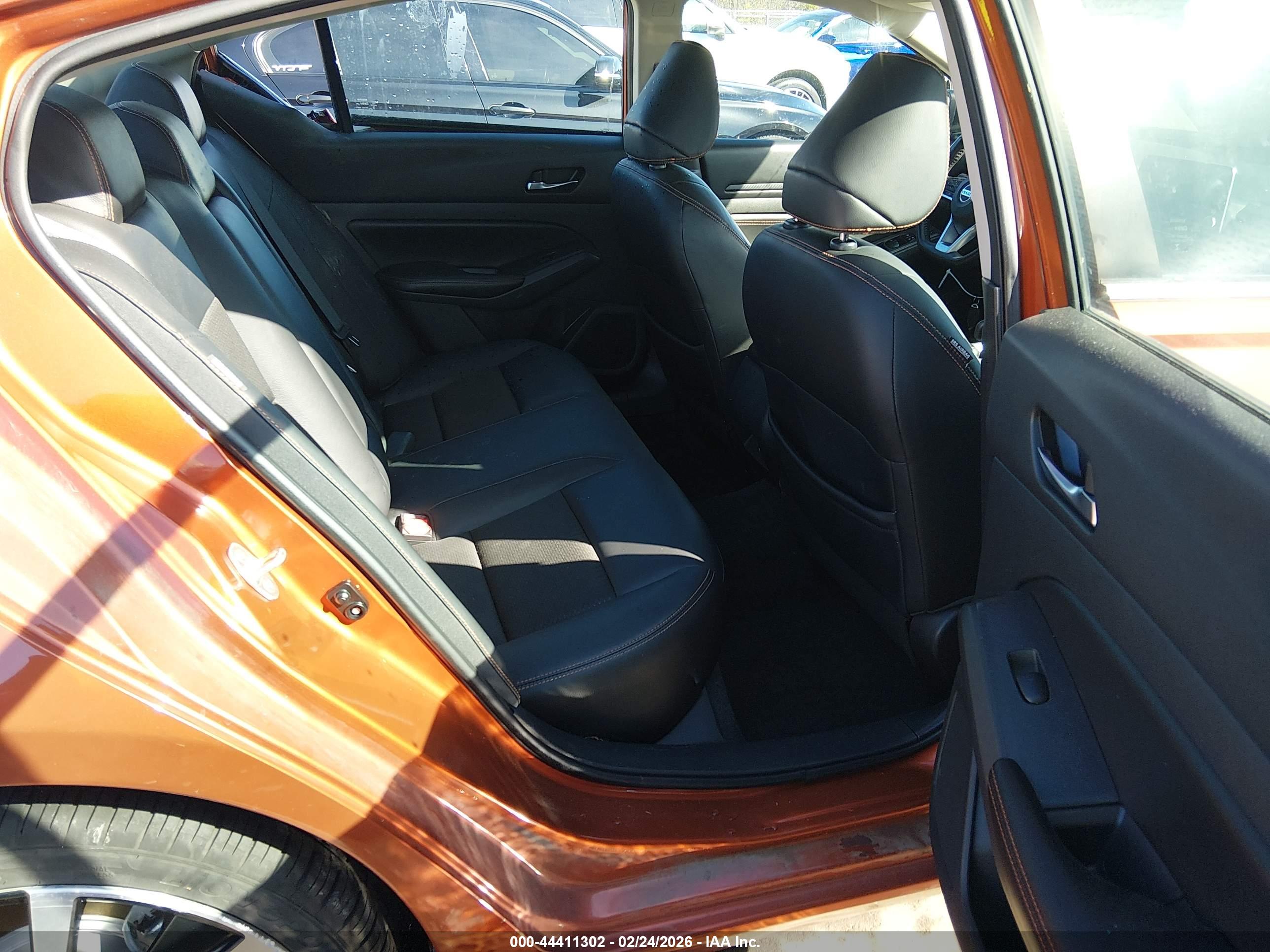 NISSAN ALTIMA image 8
