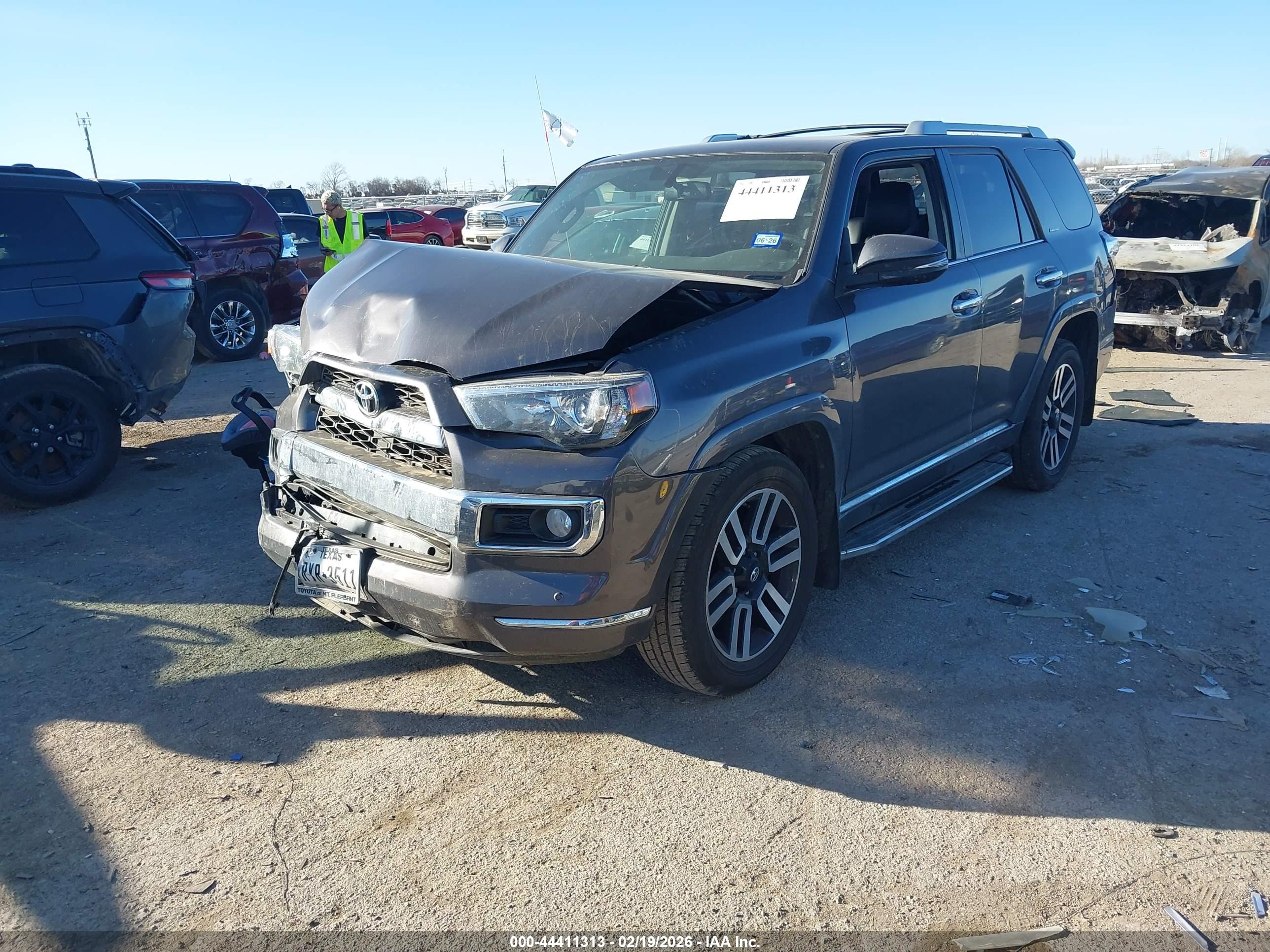 TOYOTA 4RUNNER image 2