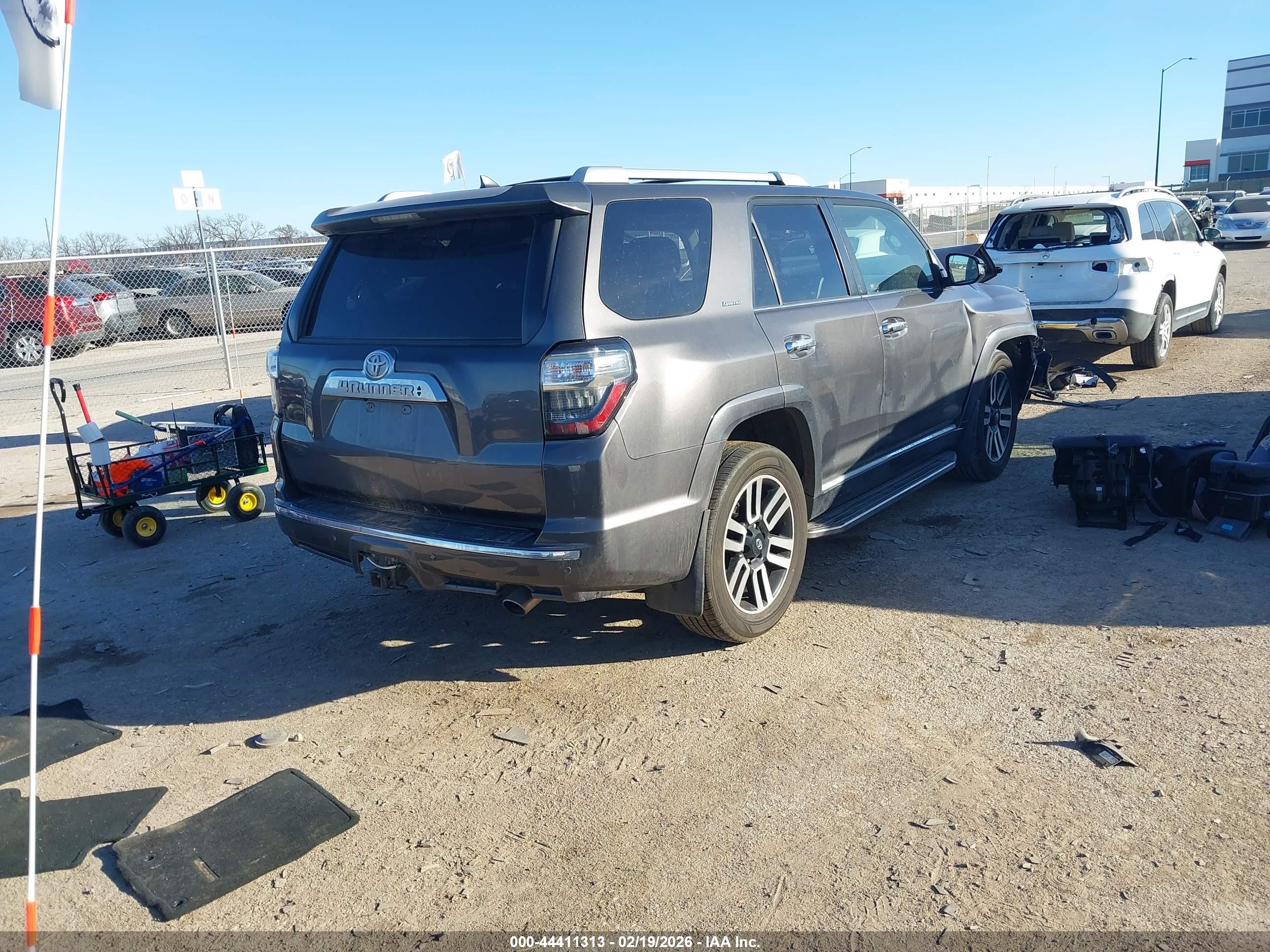 TOYOTA 4RUNNER image 4
