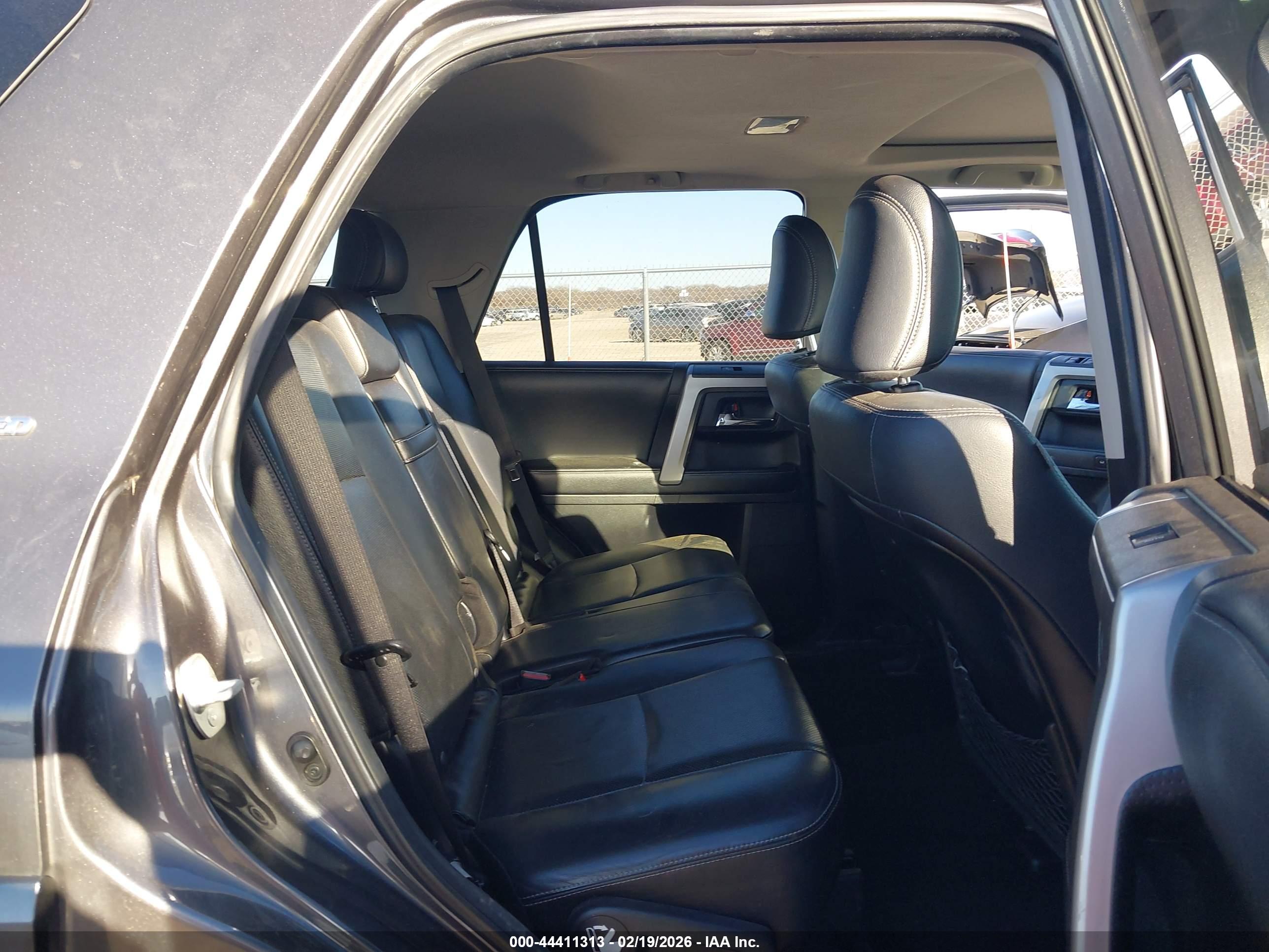 TOYOTA 4RUNNER image 8