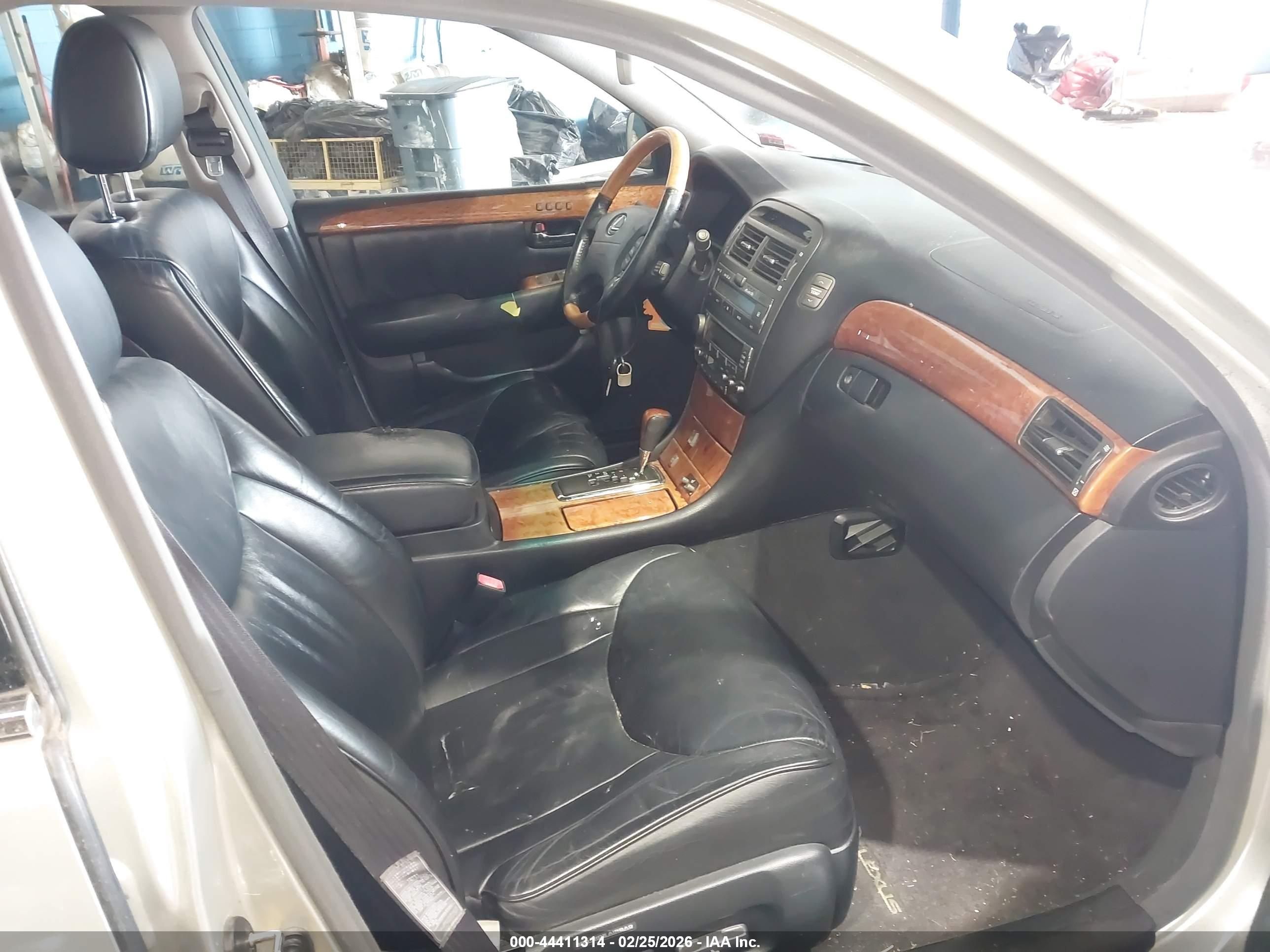 LEXUS LS image 5