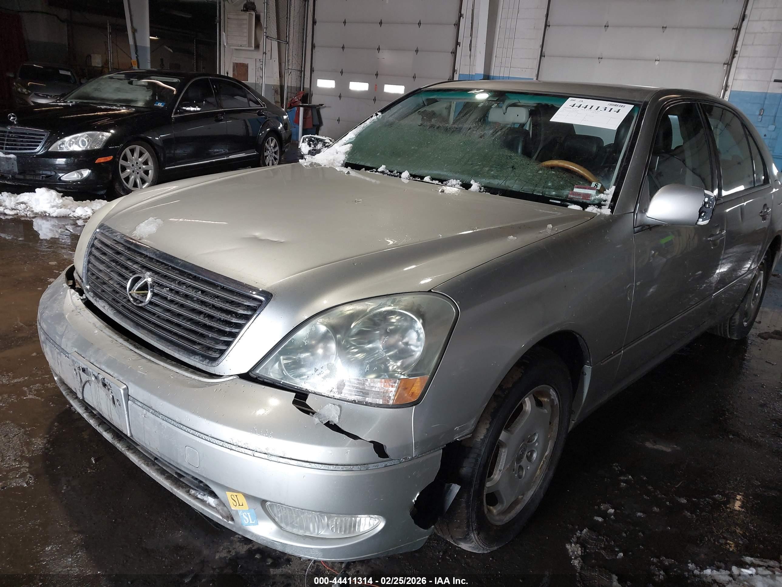 LEXUS LS image 6