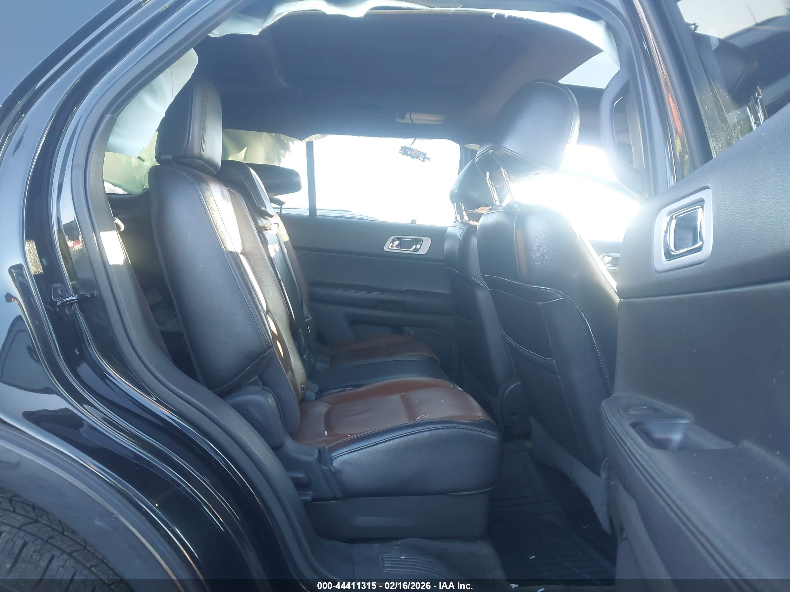 FORD EXPLORER image 8