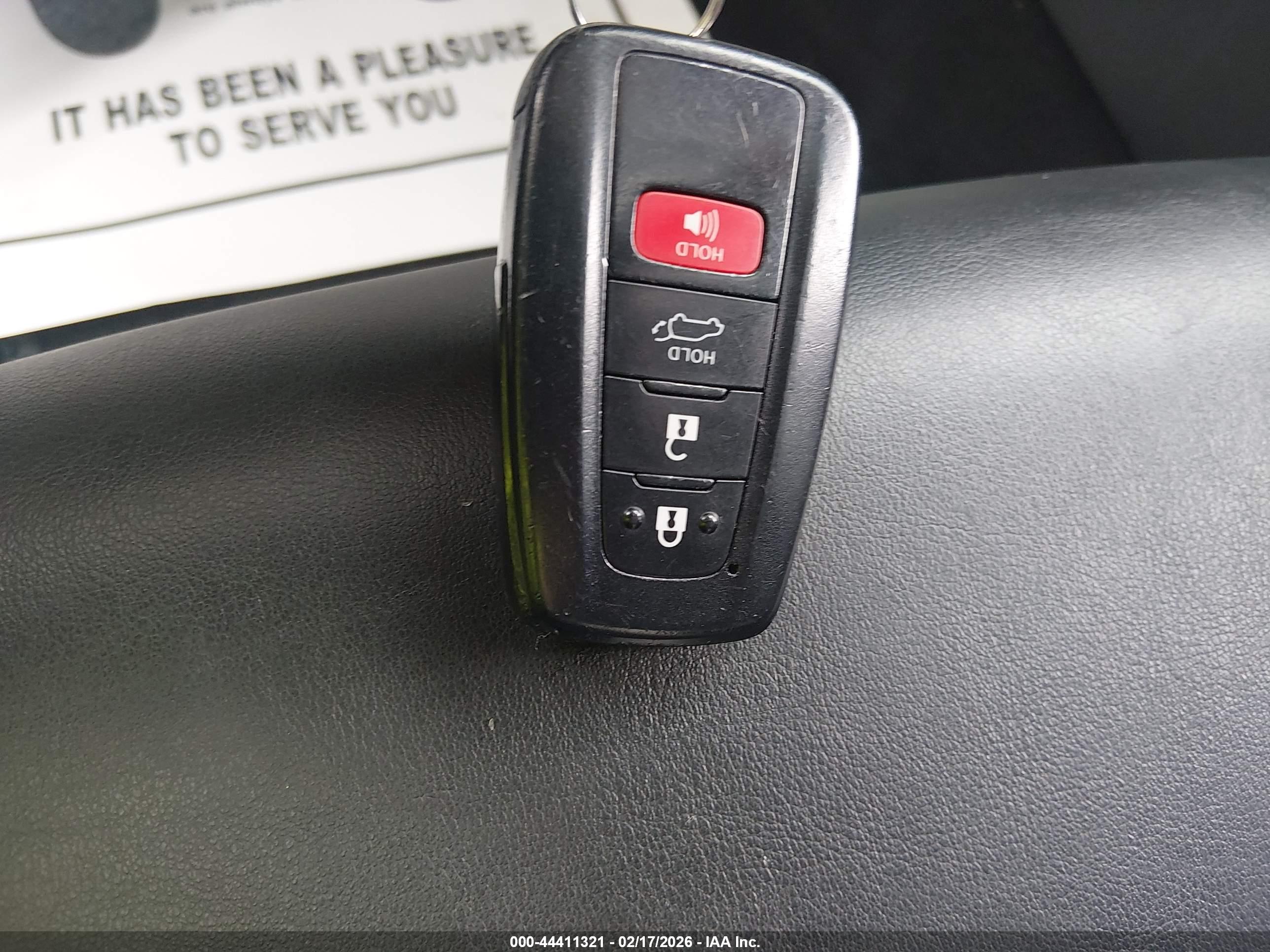 TOYOTA RAV4 image 11