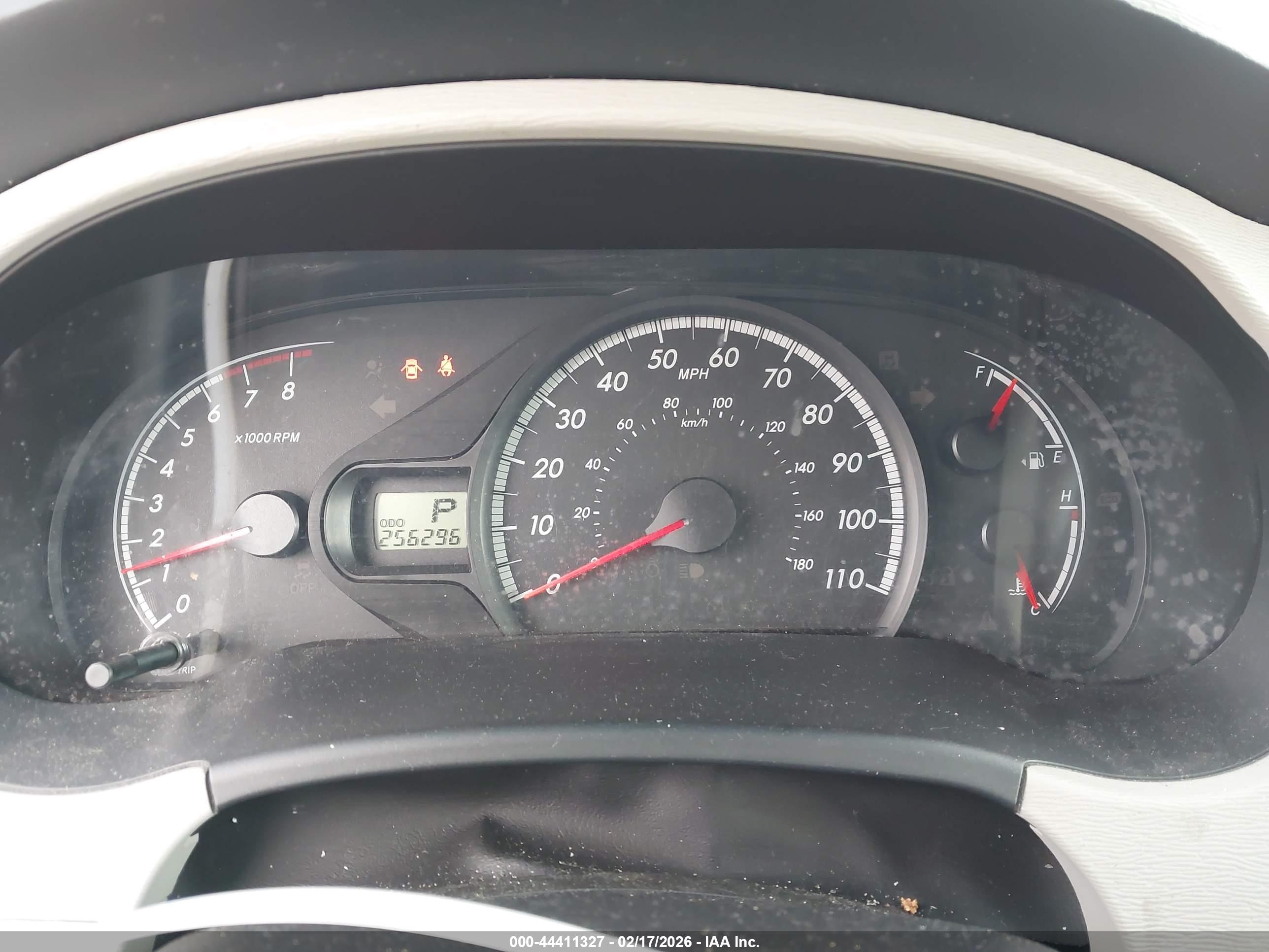 TOYOTA SIENNA image 7