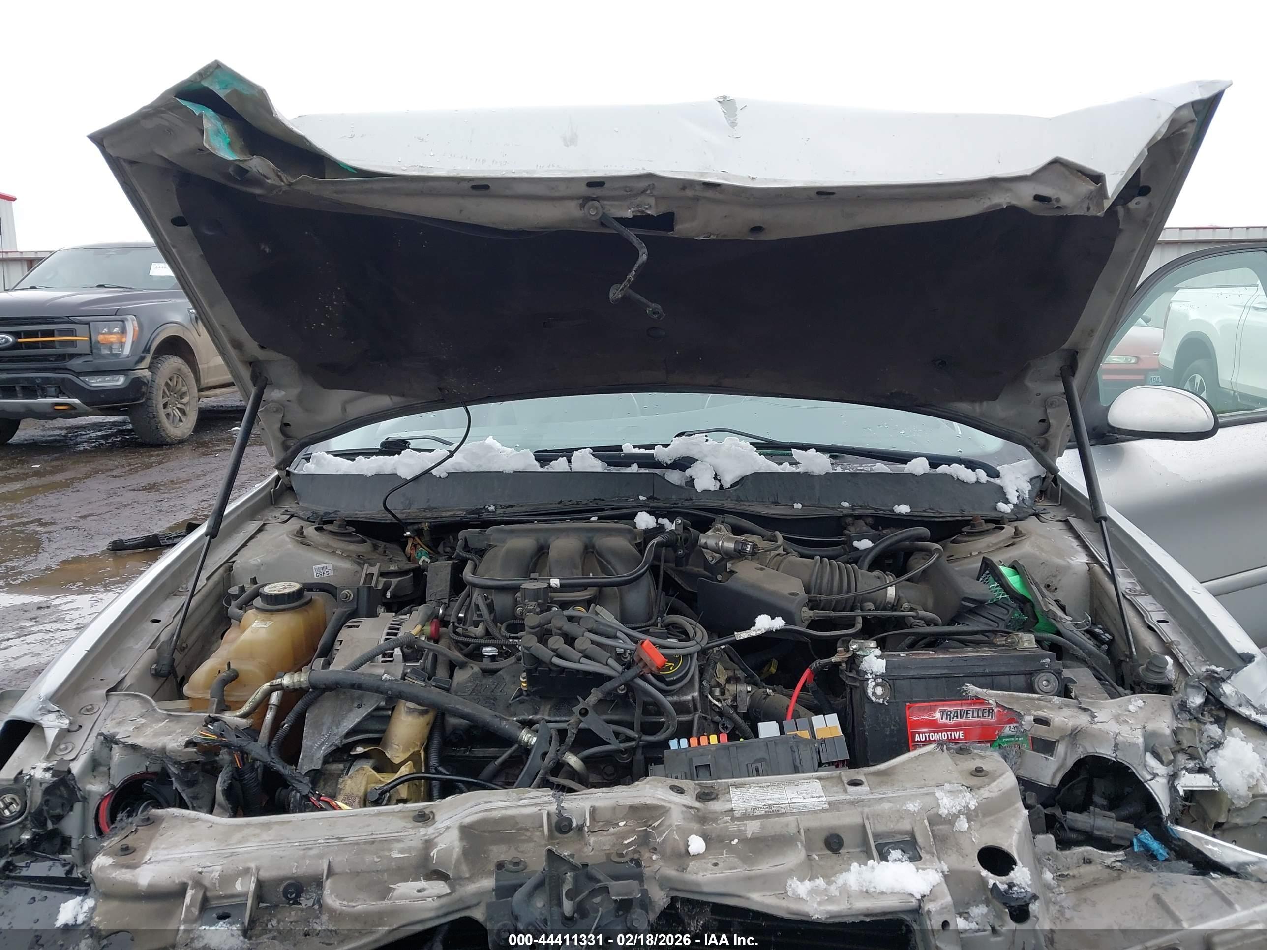 FORD TAURUS image 10
