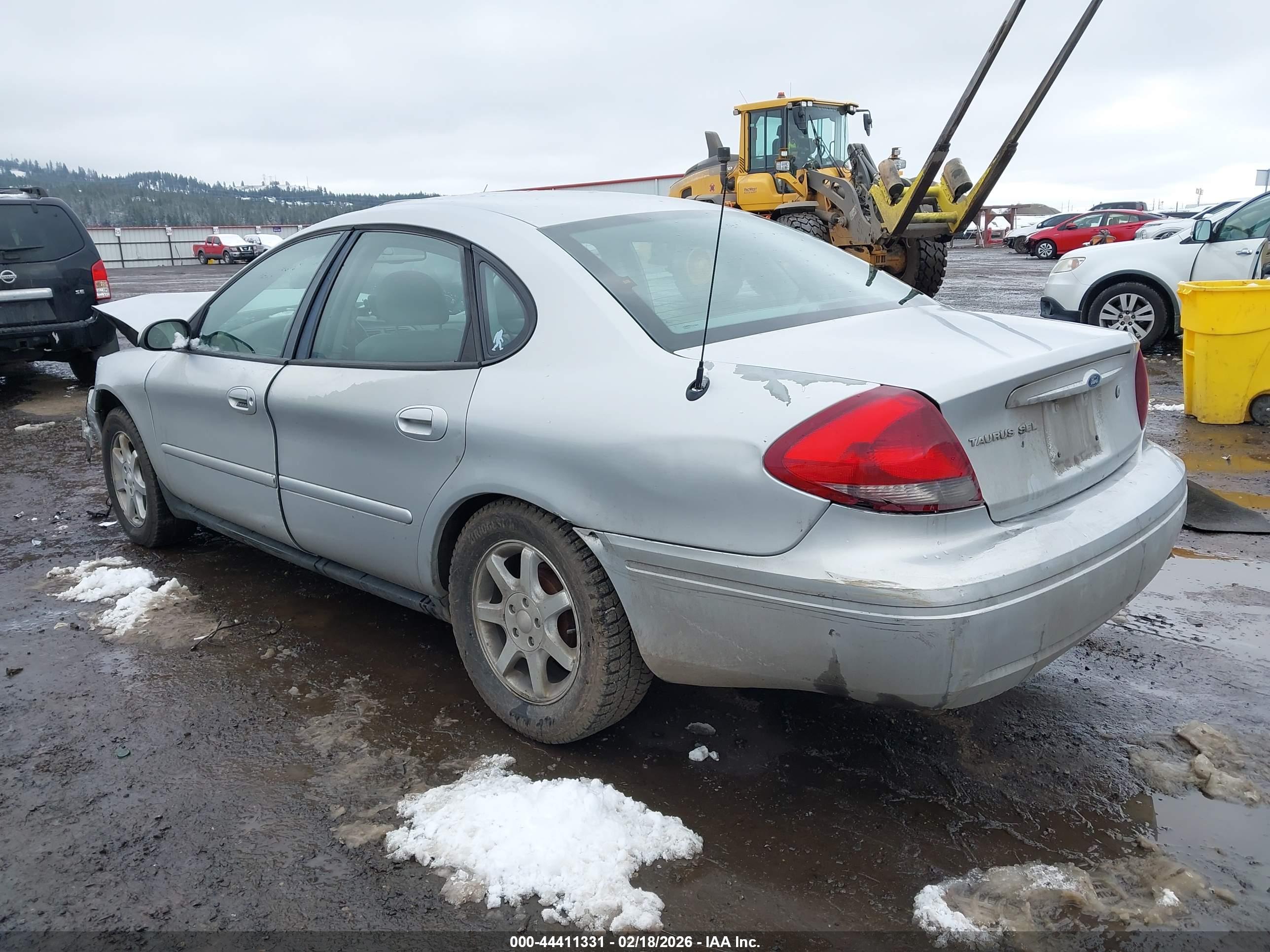 FORD TAURUS image 3