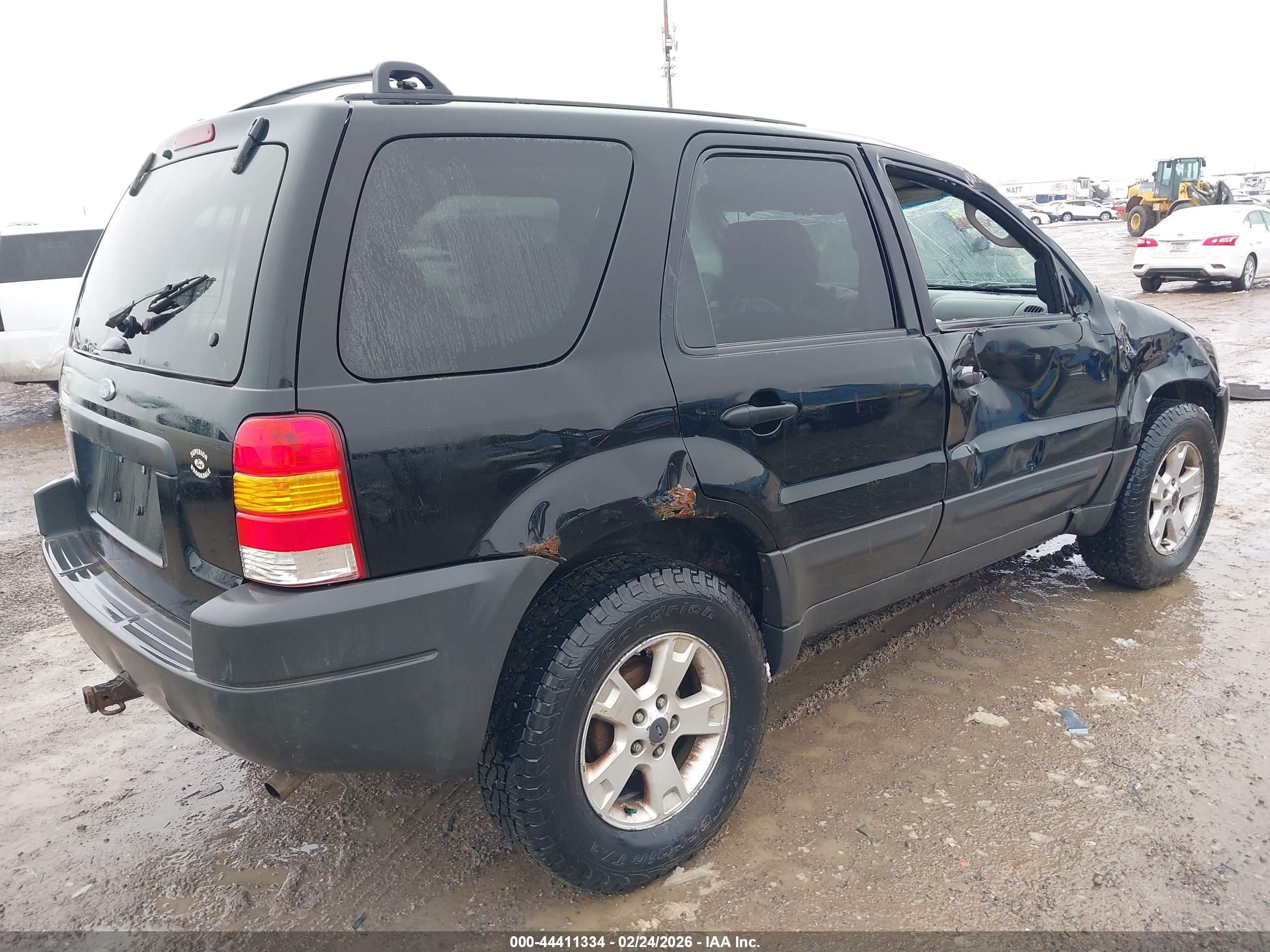 FORD ESCAPE image 4
