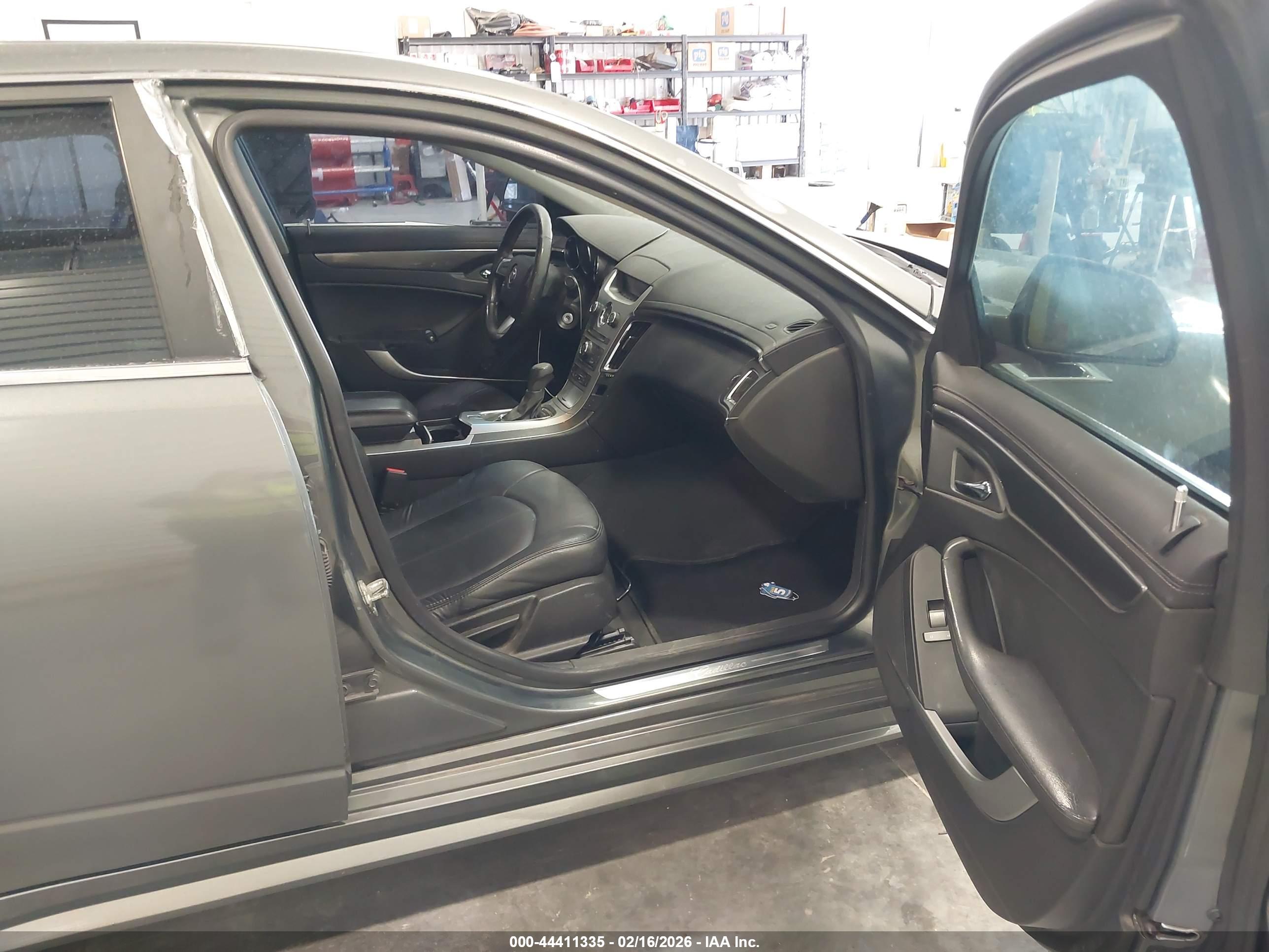 CADILLAC CTS image 5