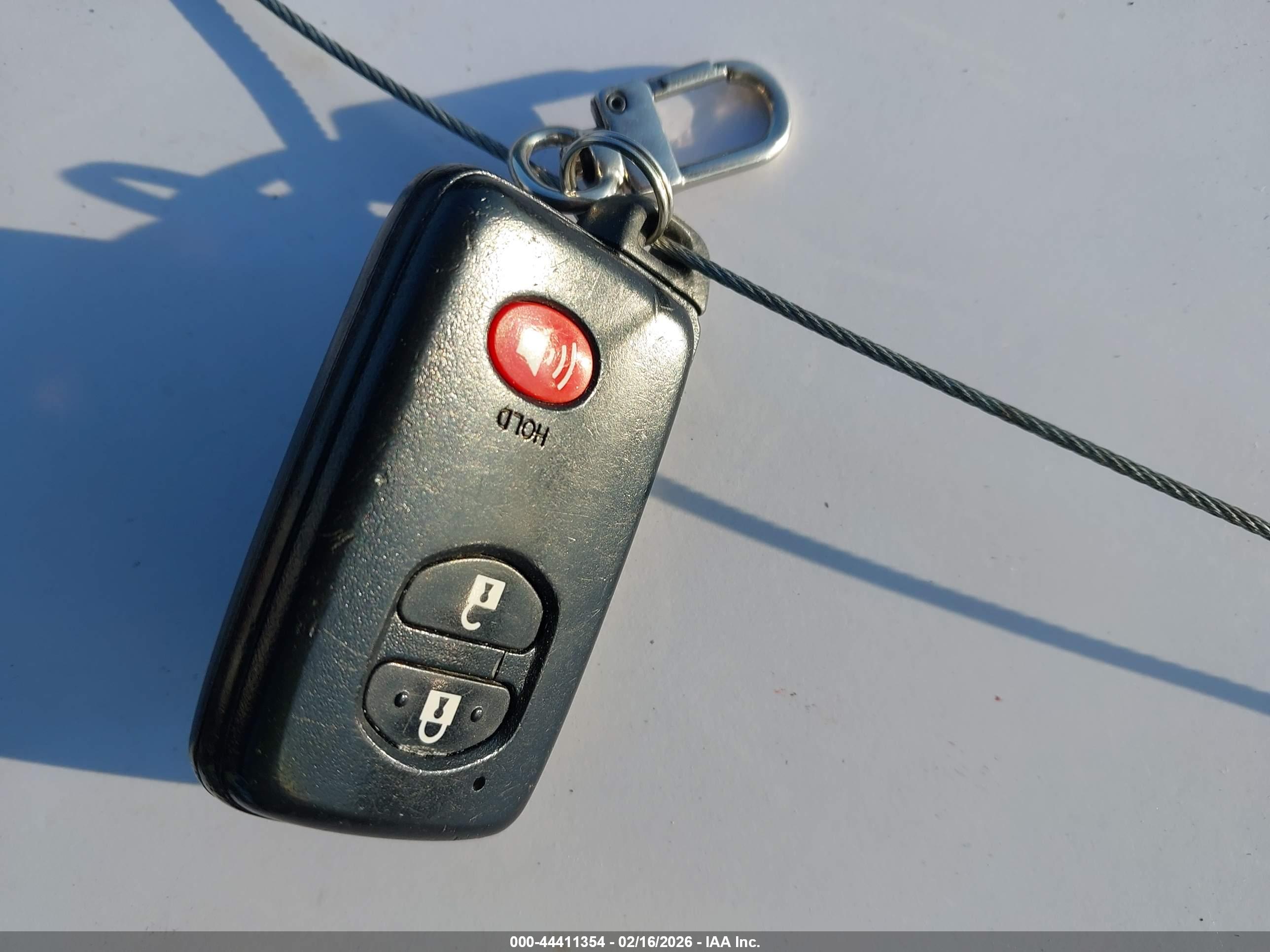 TOYOTA PRIUS image 11