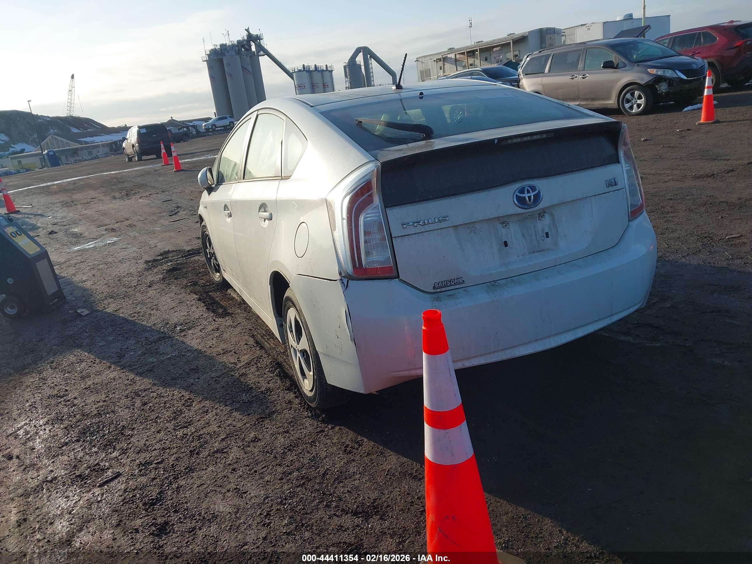 TOYOTA PRIUS image 3