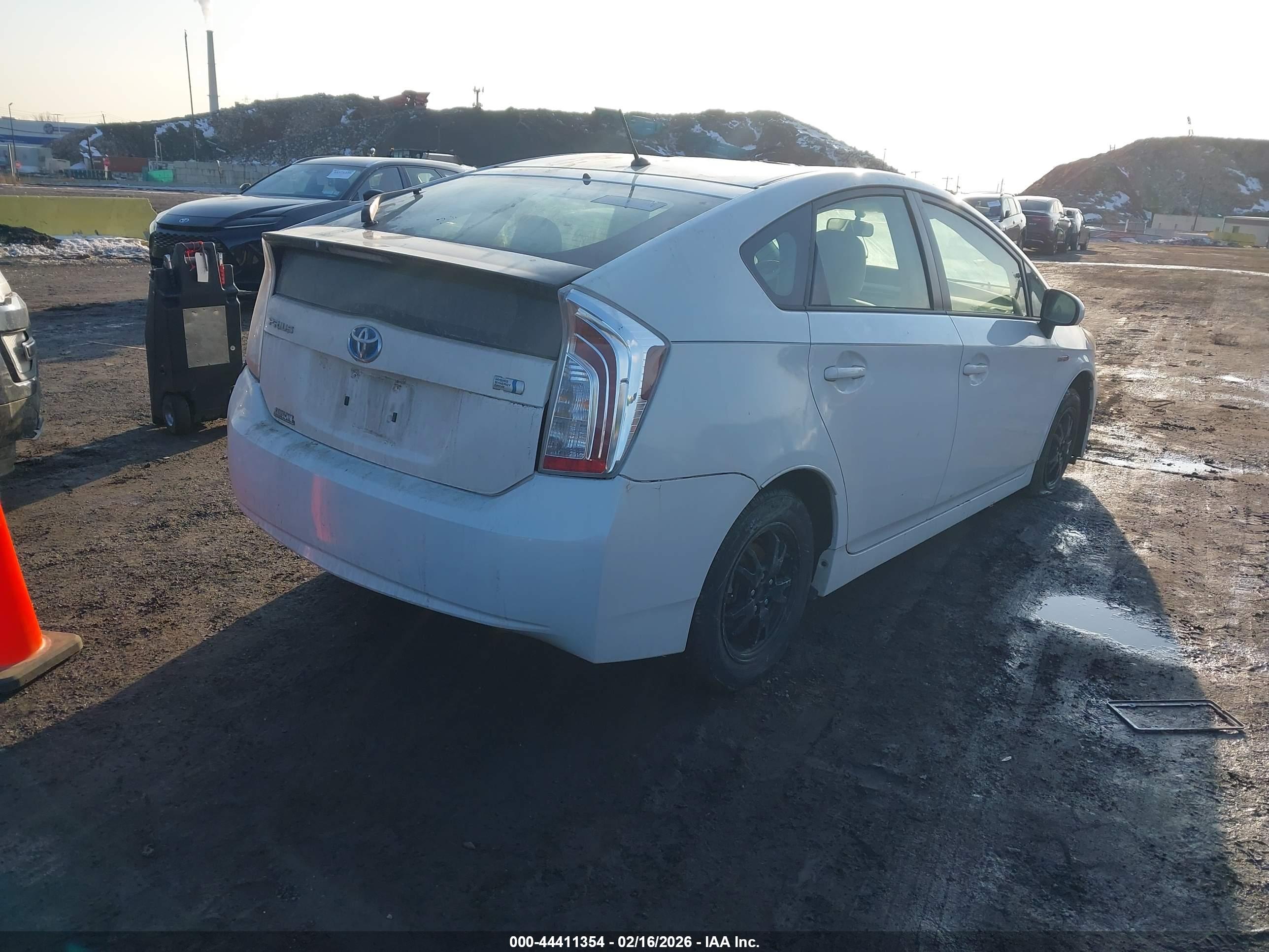 TOYOTA PRIUS image 4
