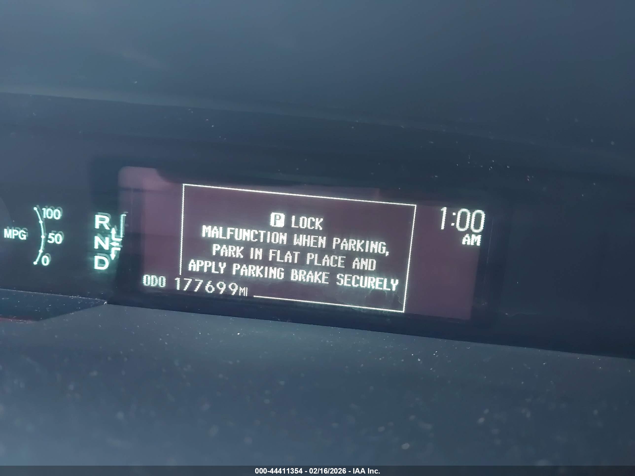 TOYOTA PRIUS image 7