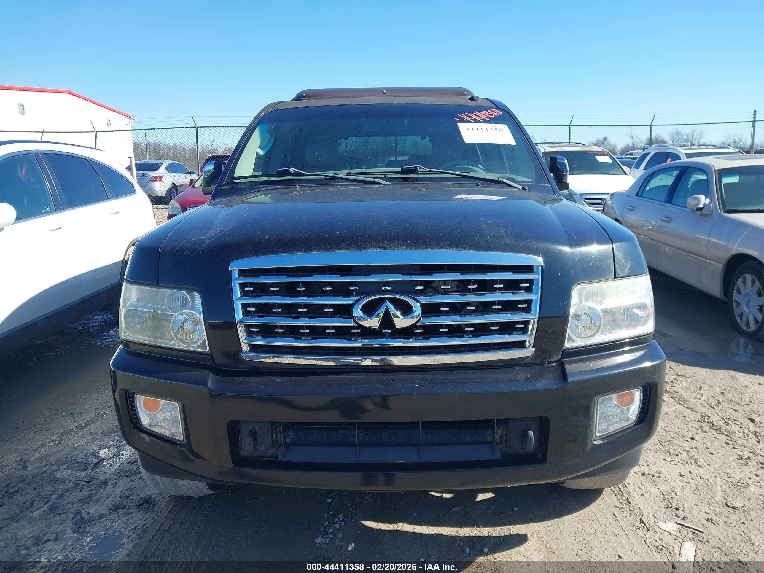 INFINITI QX56 image 6