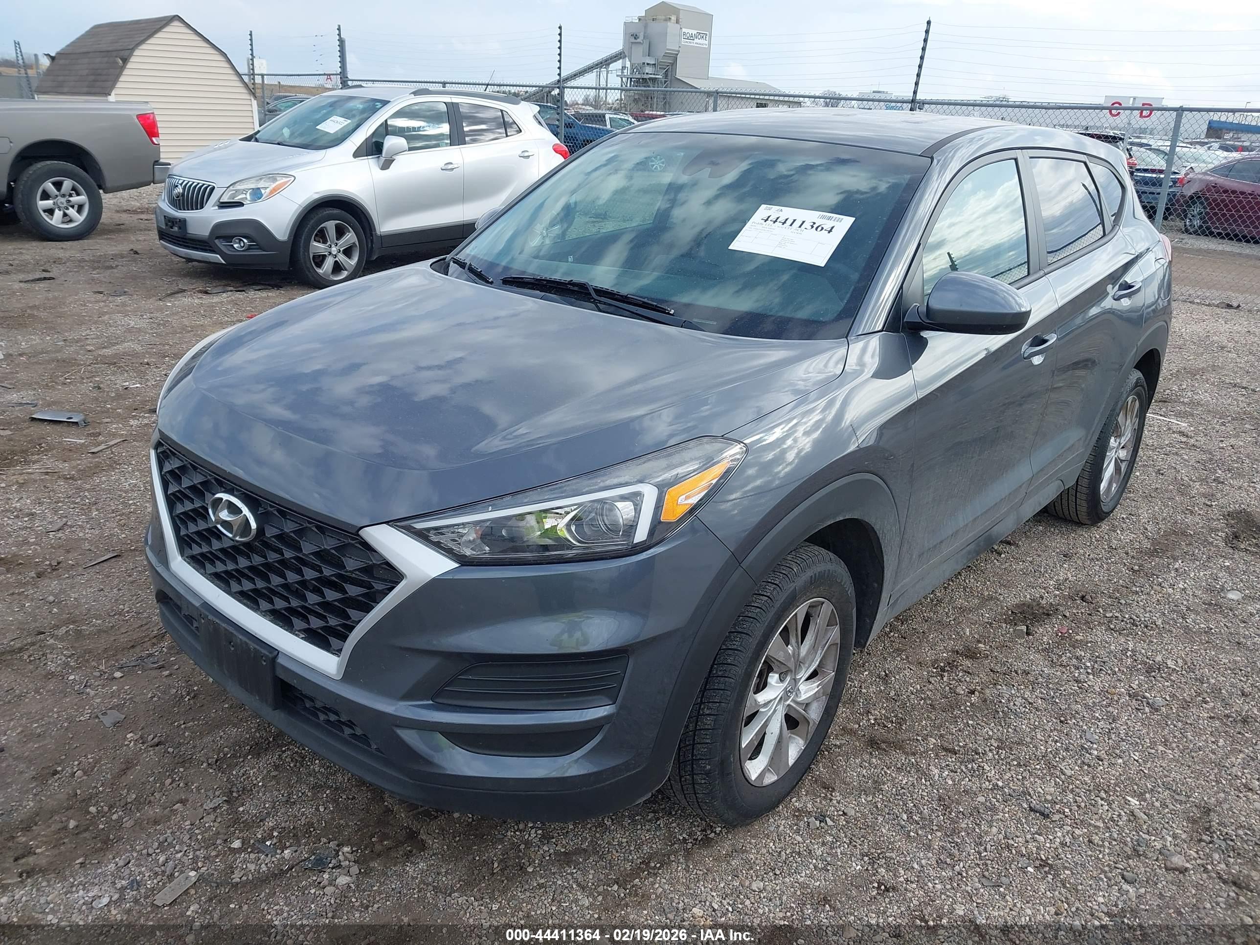 HYUNDAI TUCSON image 2