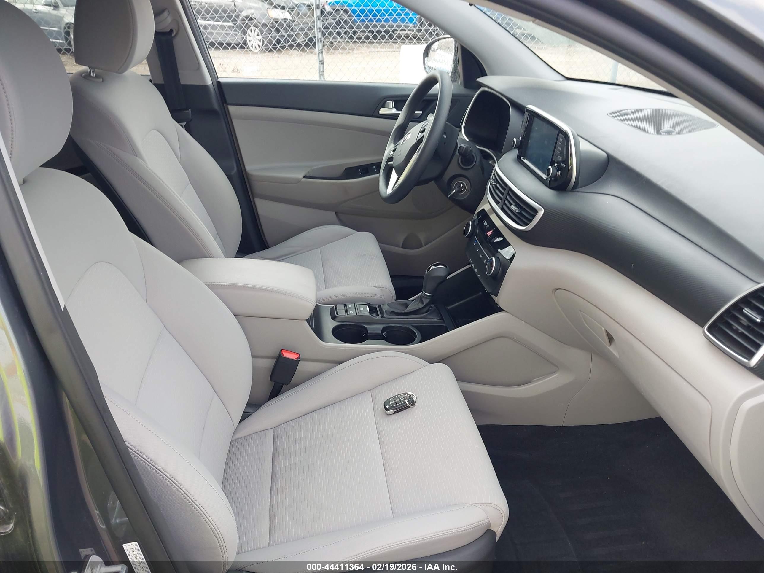 HYUNDAI TUCSON image 5