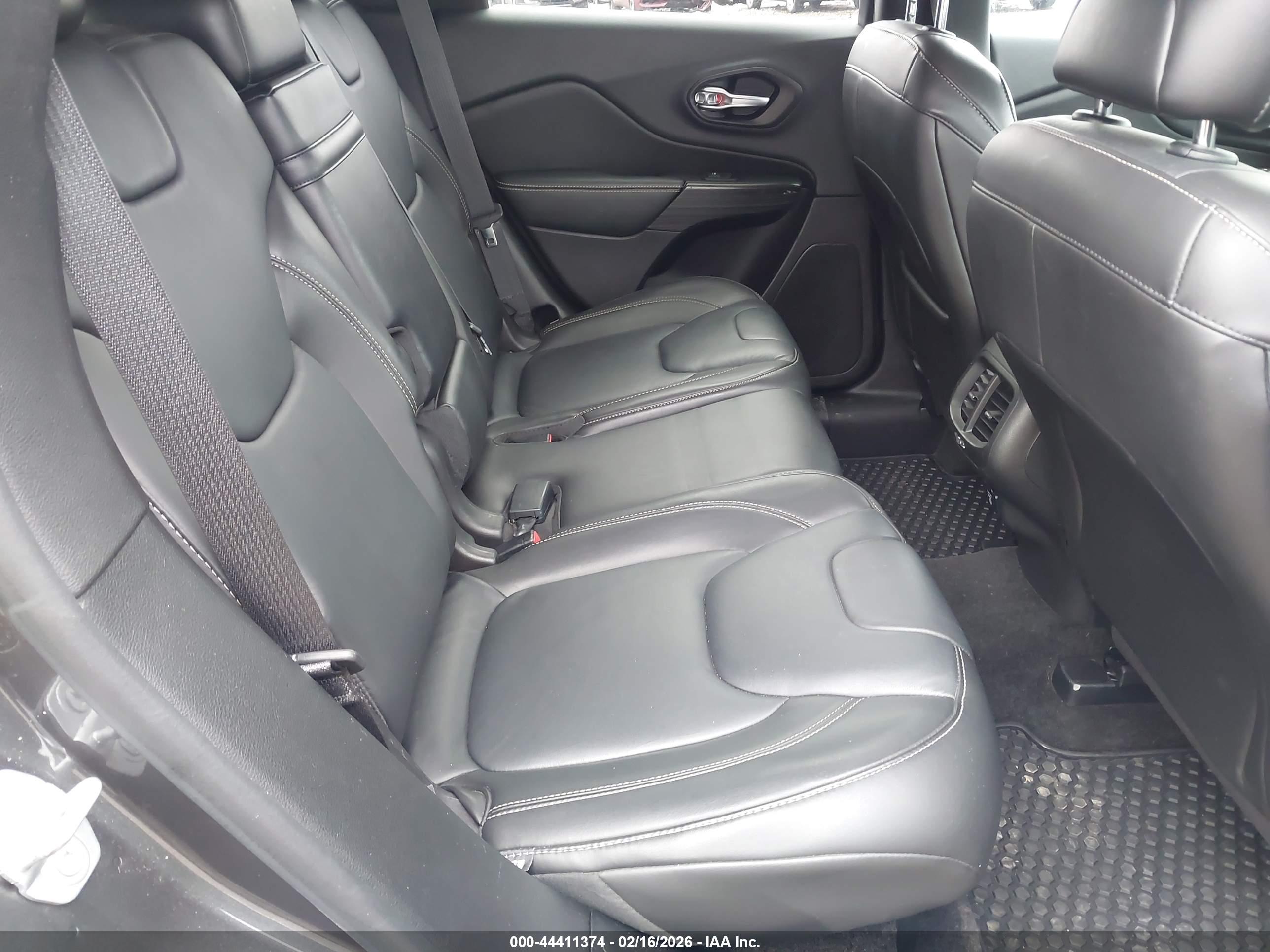 JEEP CHEROKEE image 8