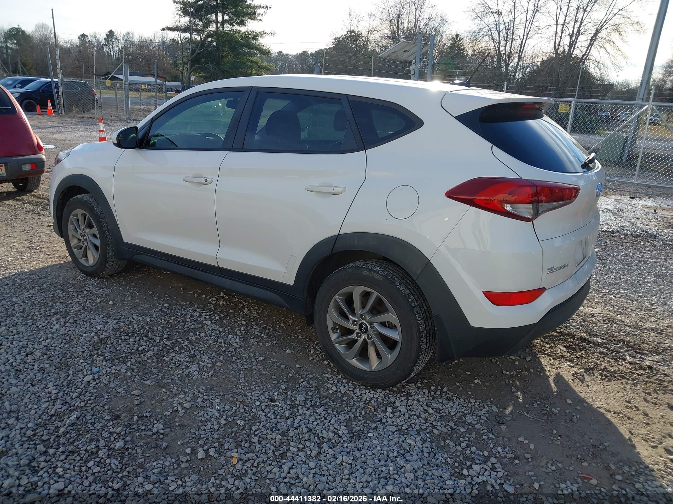 HYUNDAI TUCSON image 3