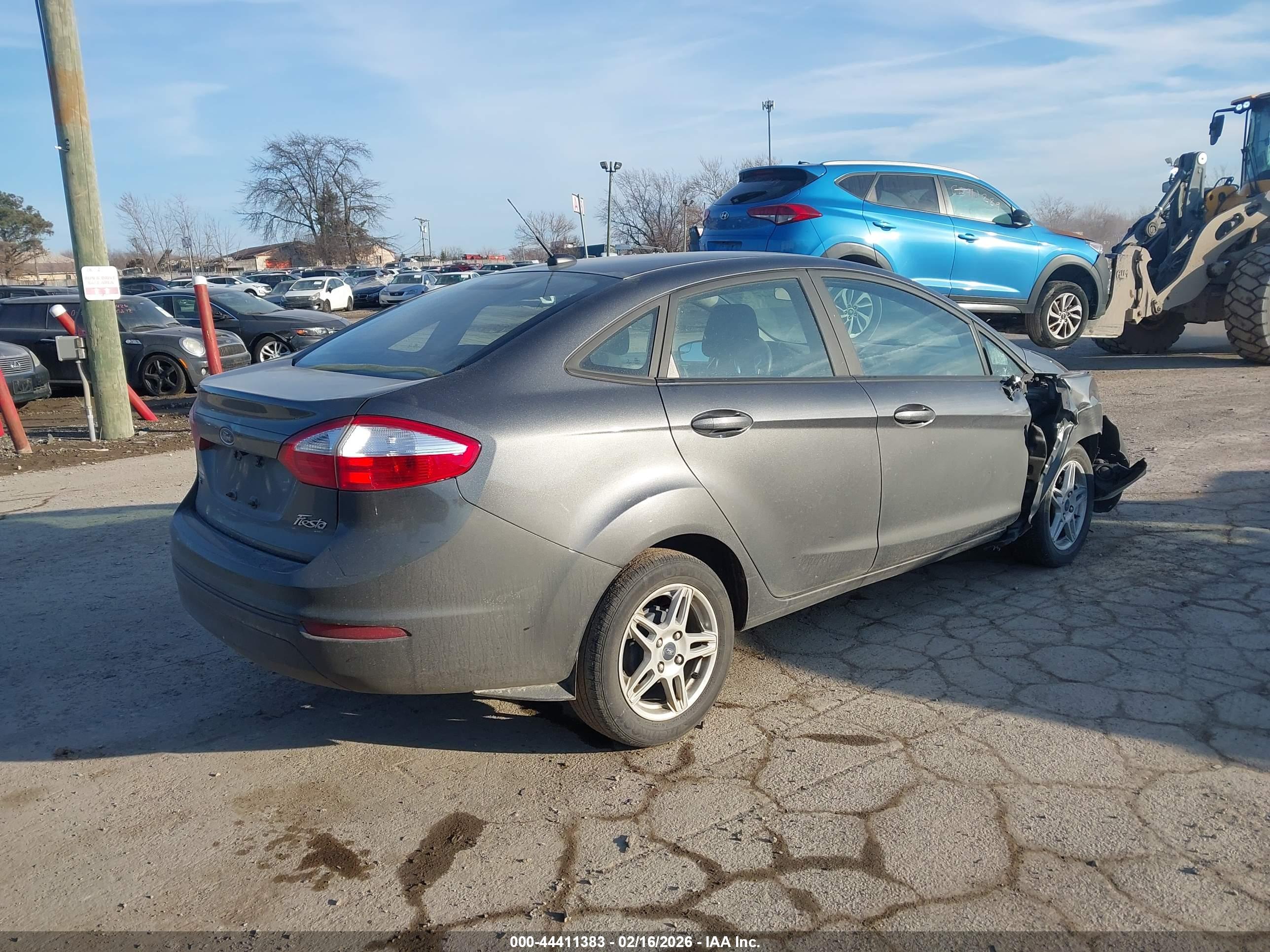FORD FIESTA image 4