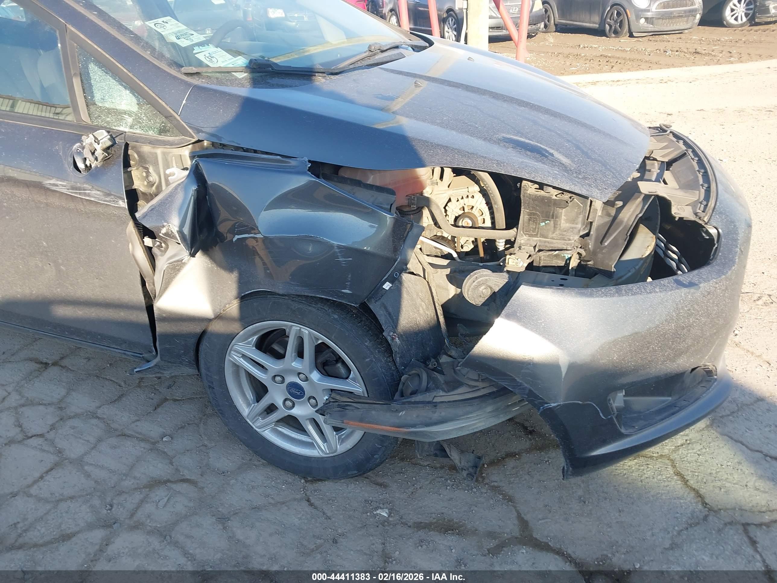 FORD FIESTA image 6
