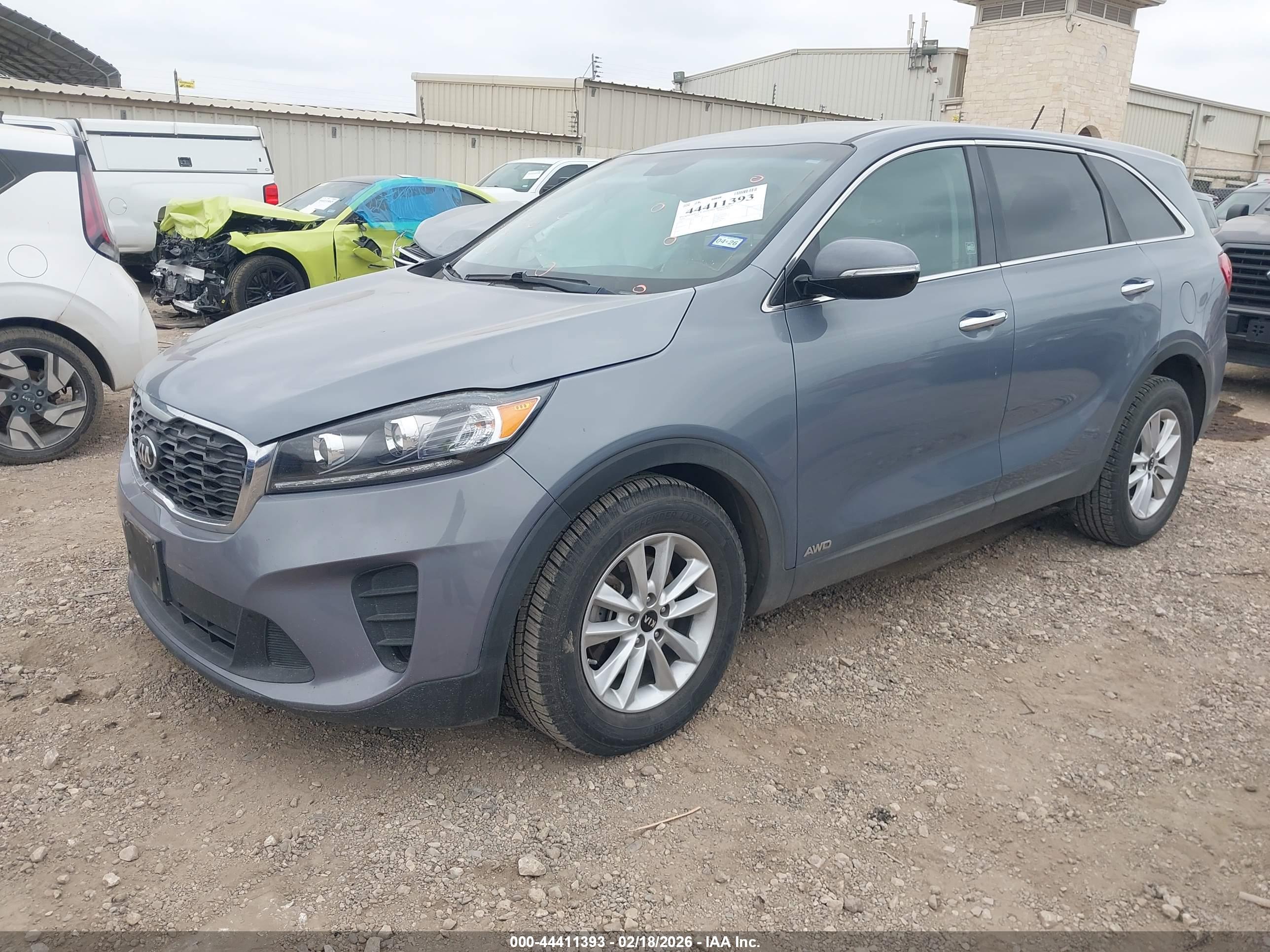 KIA SORENTO image 2
