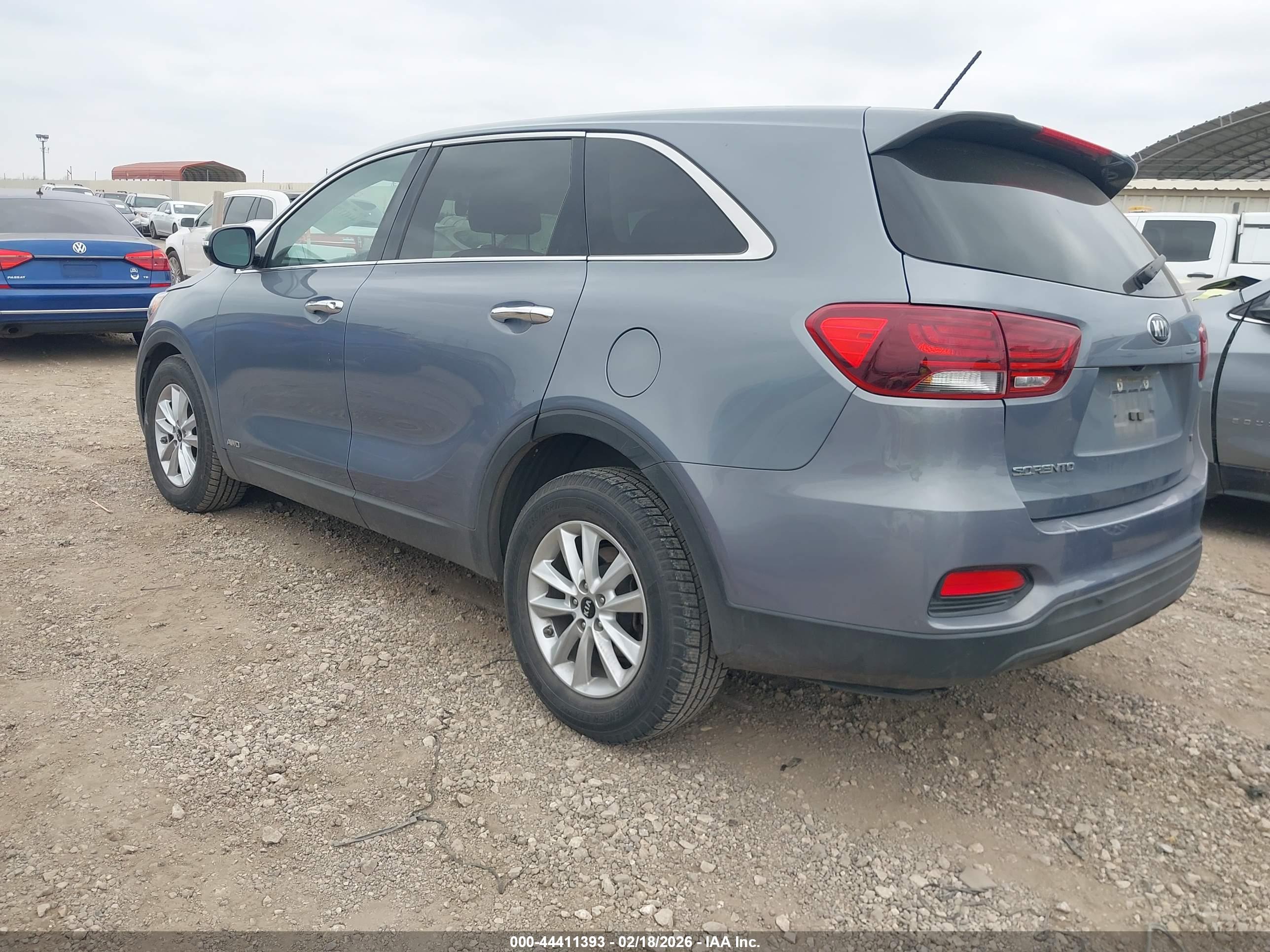 KIA SORENTO image 3