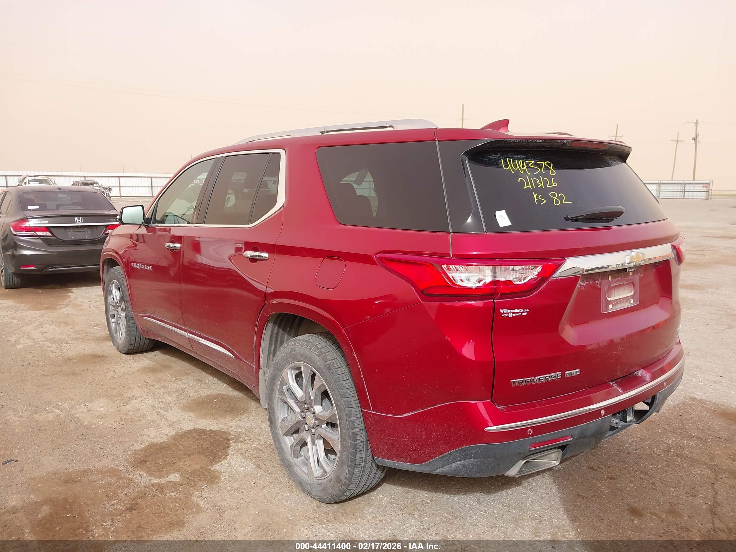 CHEVROLET TRAVERSE image 3