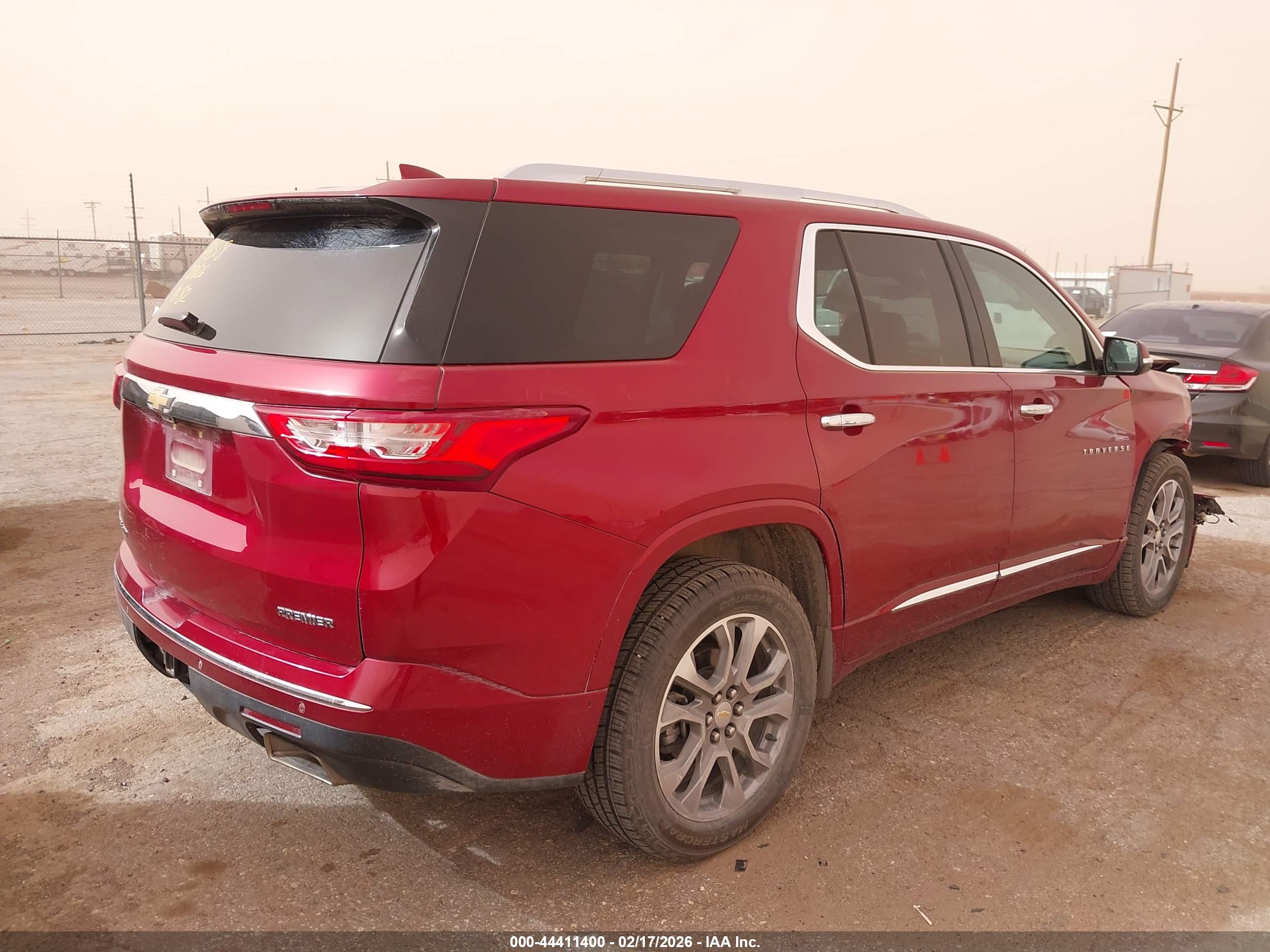 CHEVROLET TRAVERSE image 4
