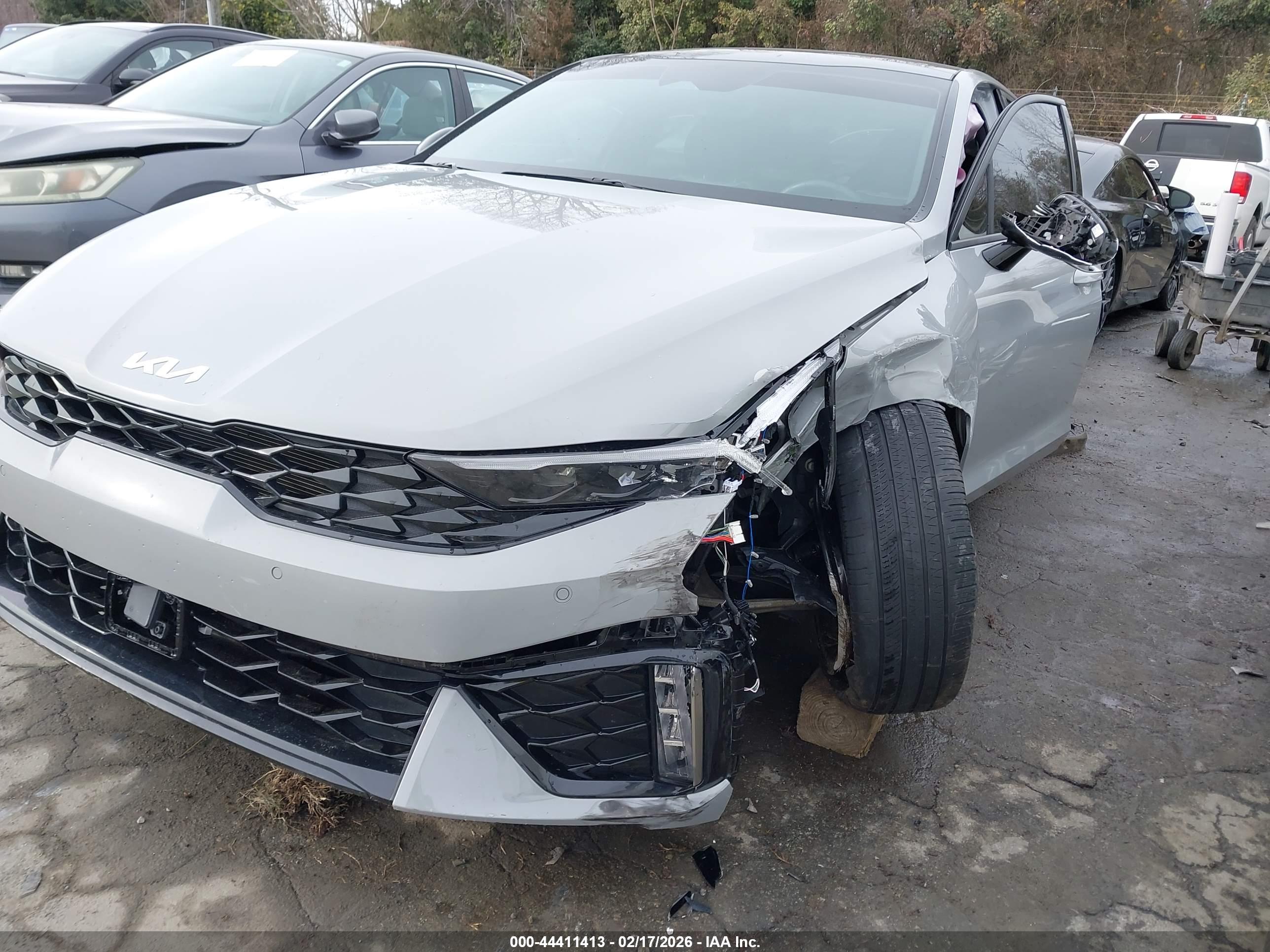 KIA K5 image 6