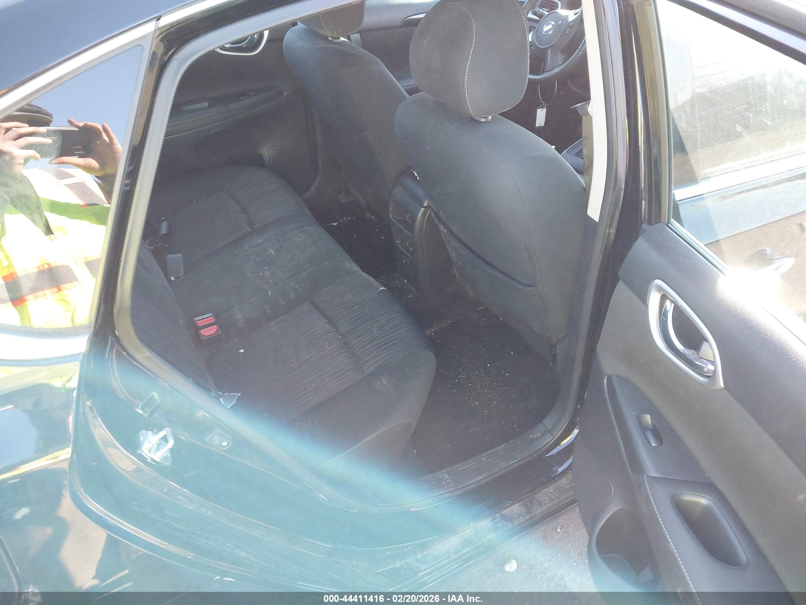 NISSAN SENTRA image 8