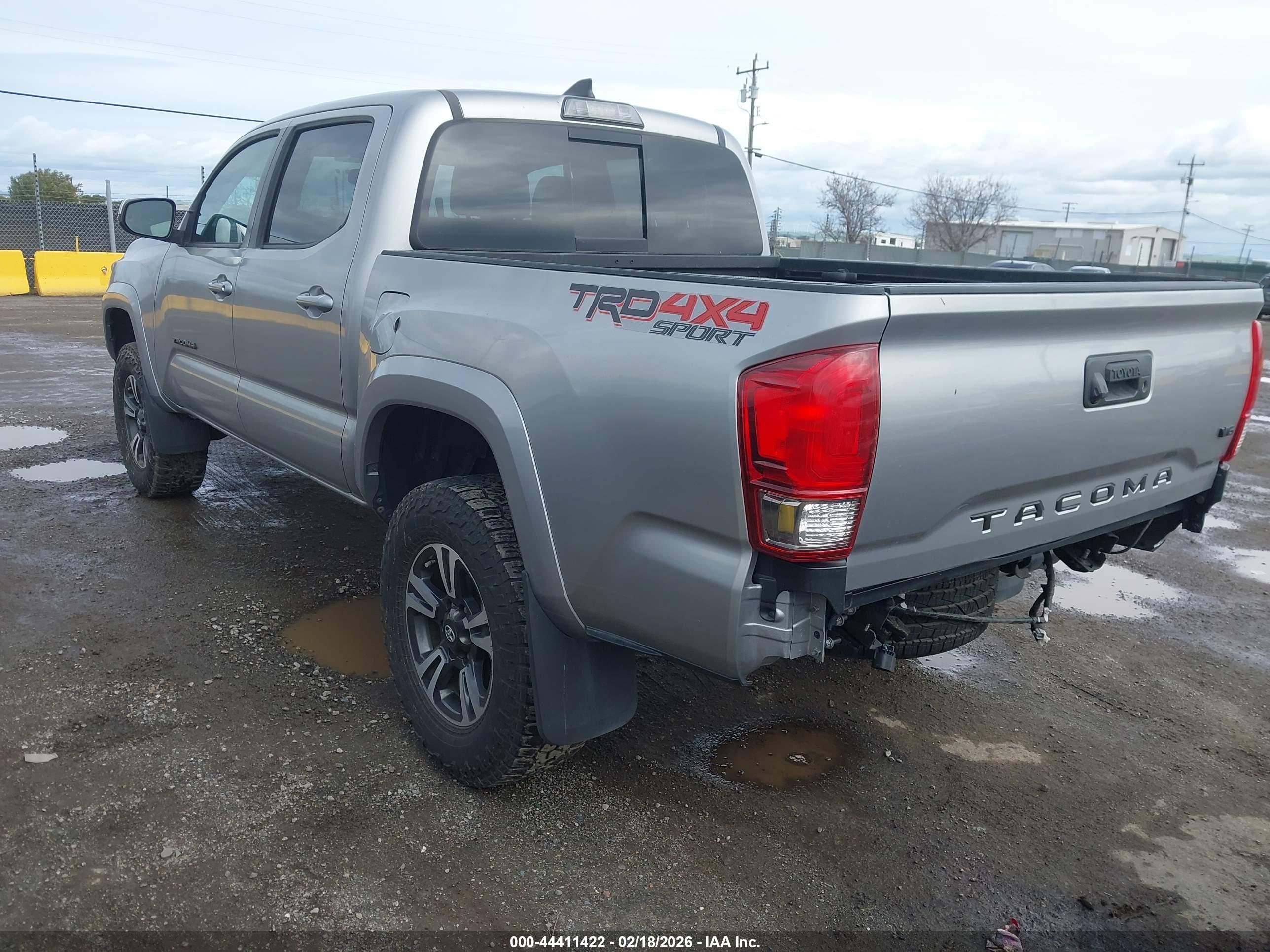 TOYOTA TACOMA image 3