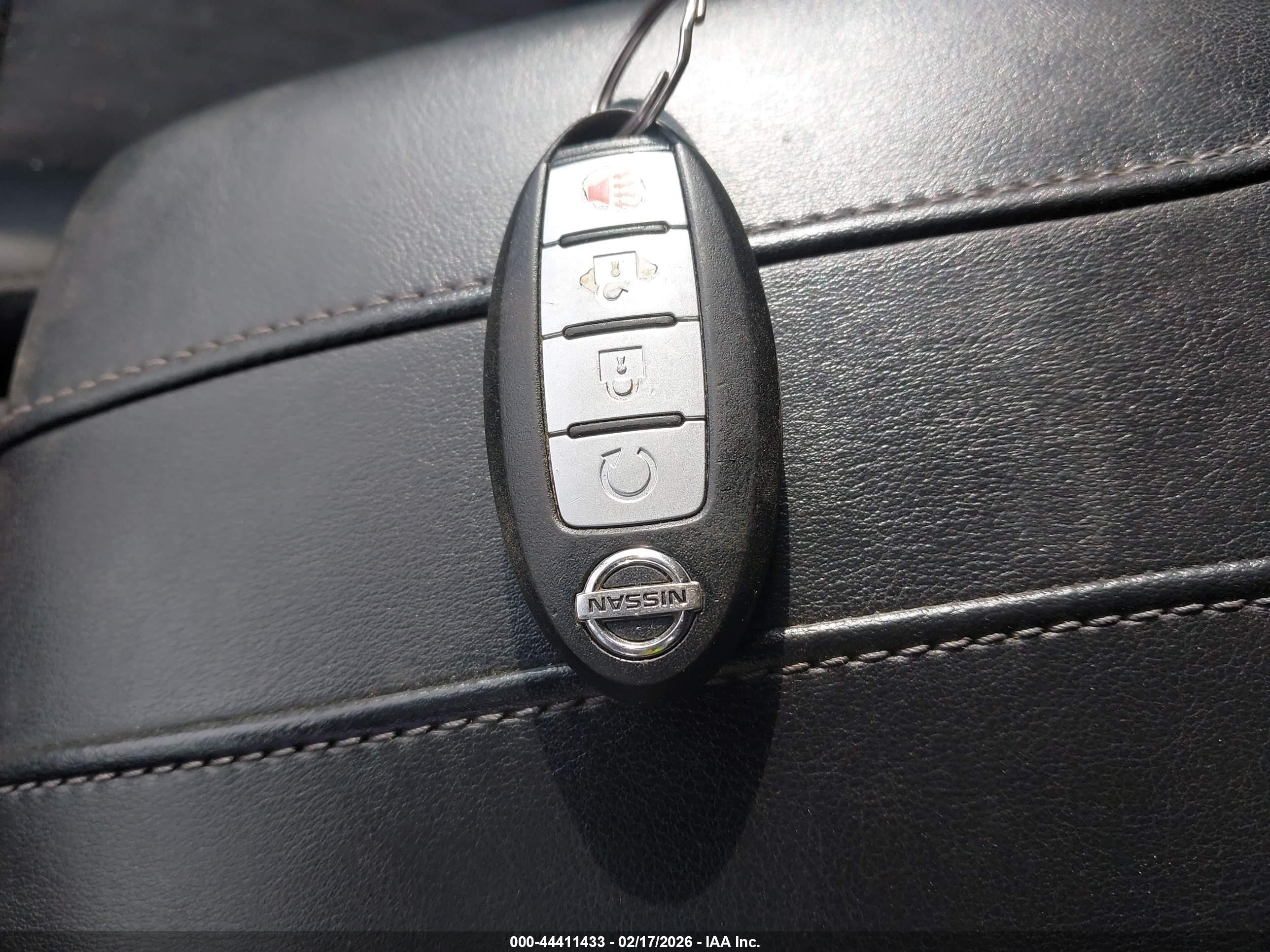 NISSAN ROGUE image 11
