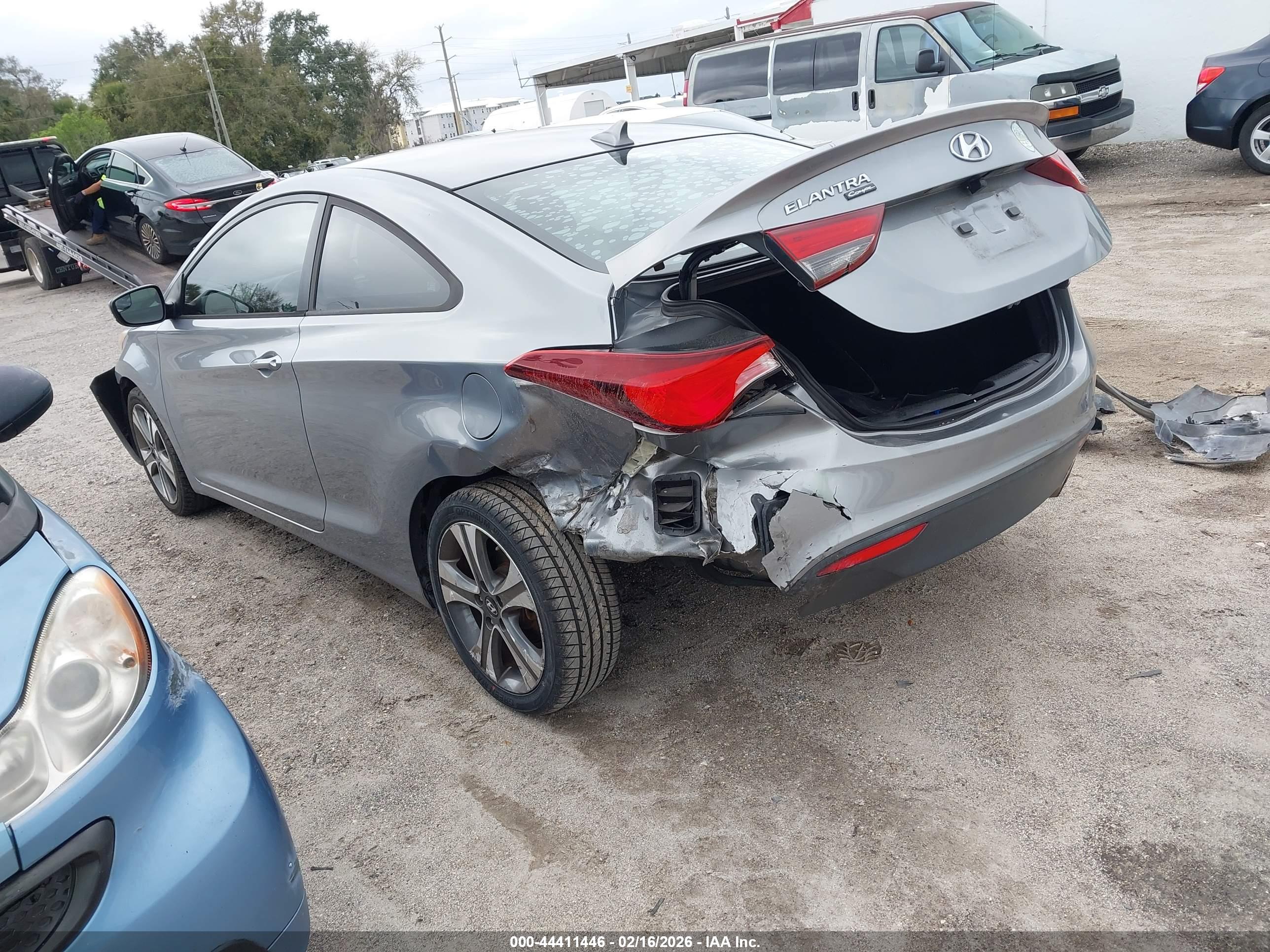 HYUNDAI ELANTRA image 3