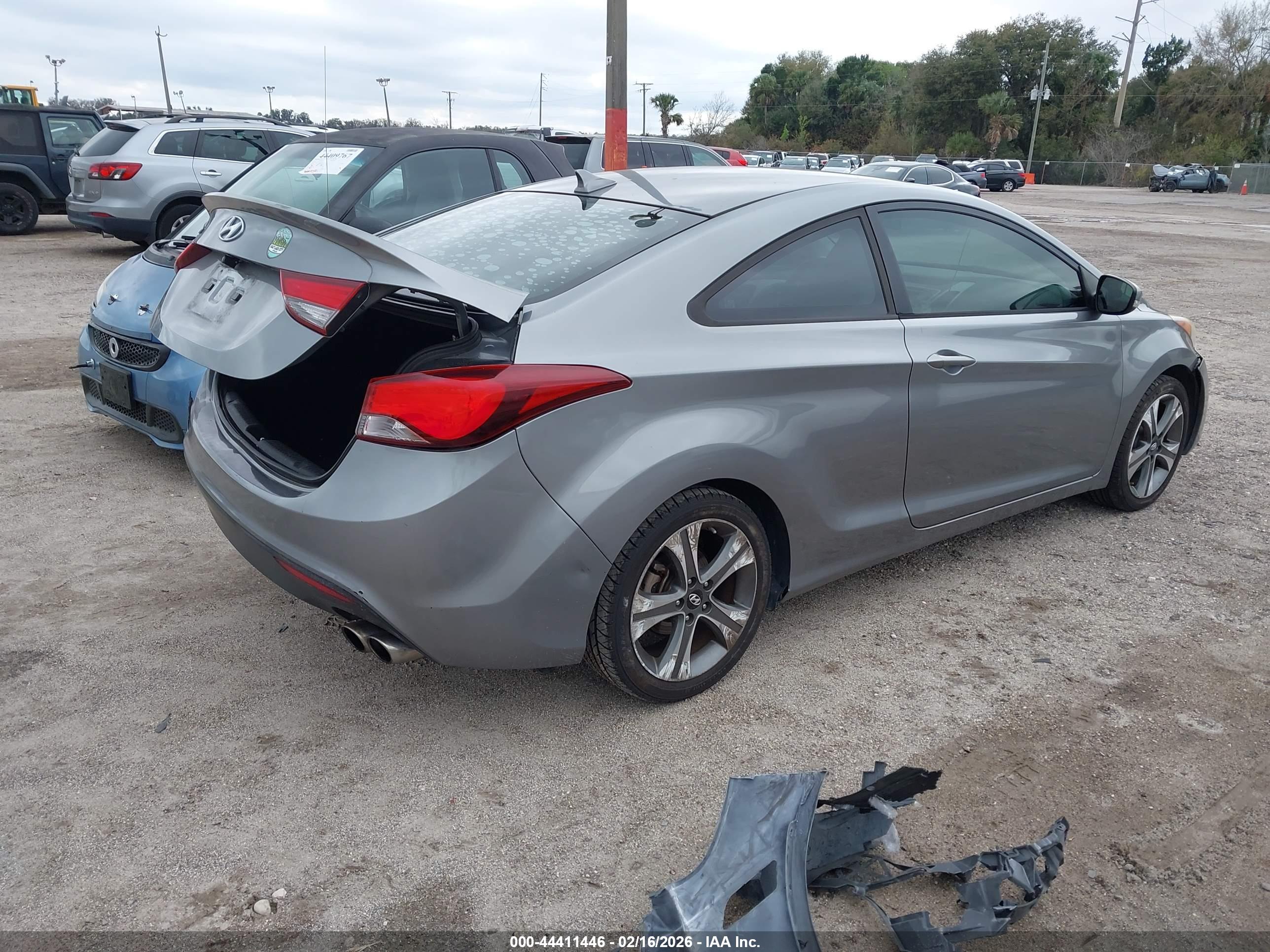 HYUNDAI ELANTRA image 4