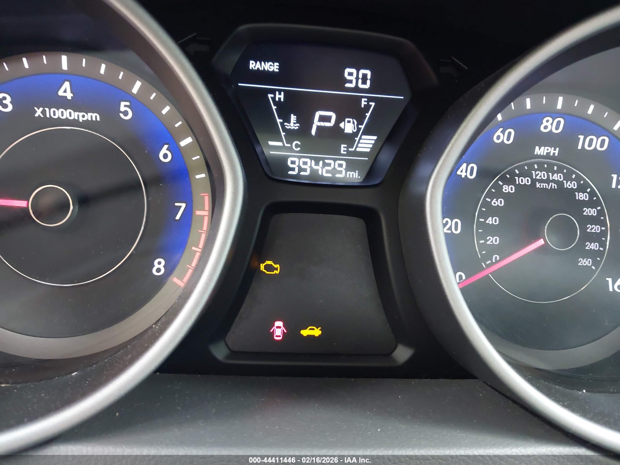 HYUNDAI ELANTRA image 7