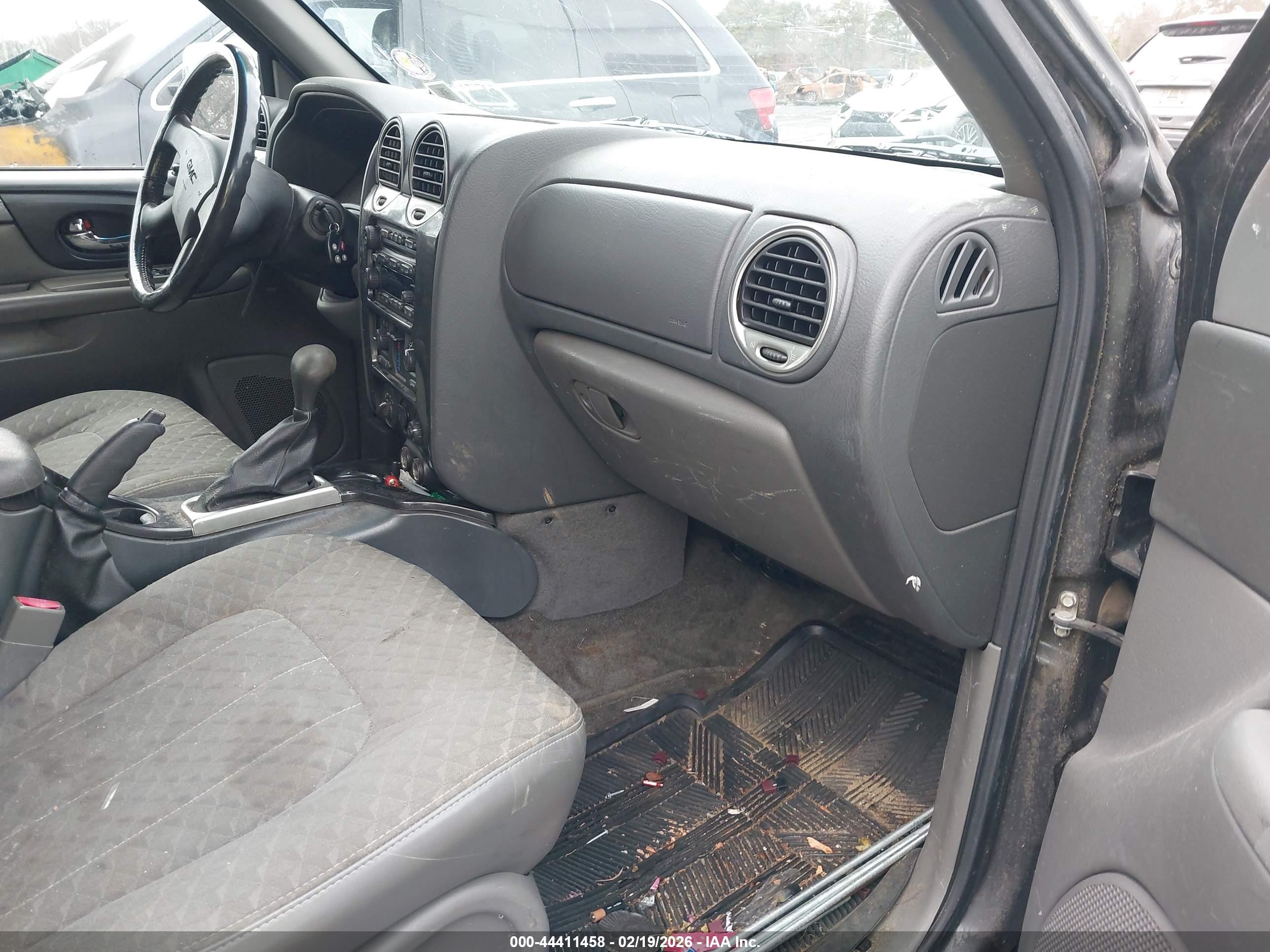 GMC ENVOY image 5