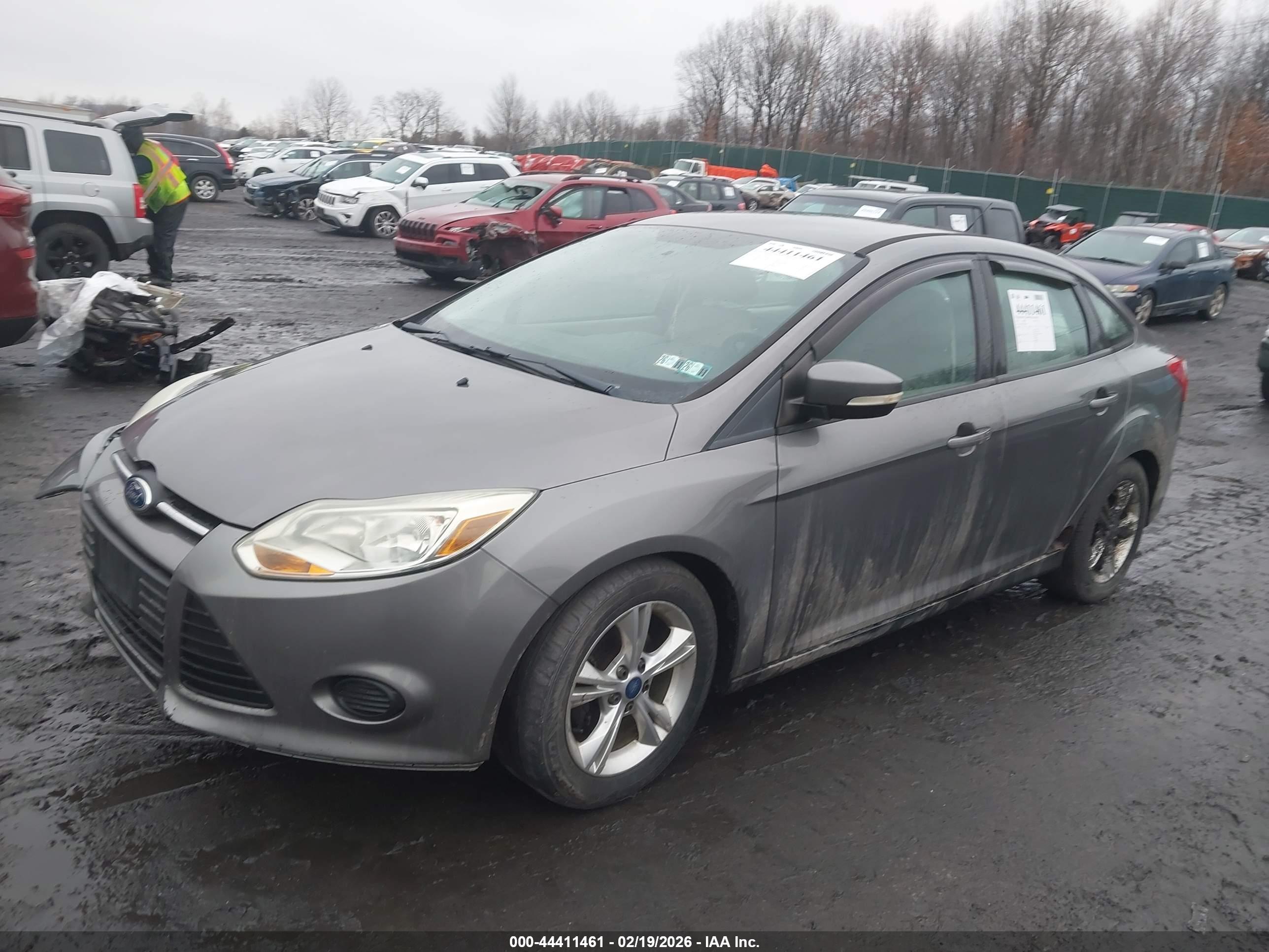 FORD FOCUS image 2