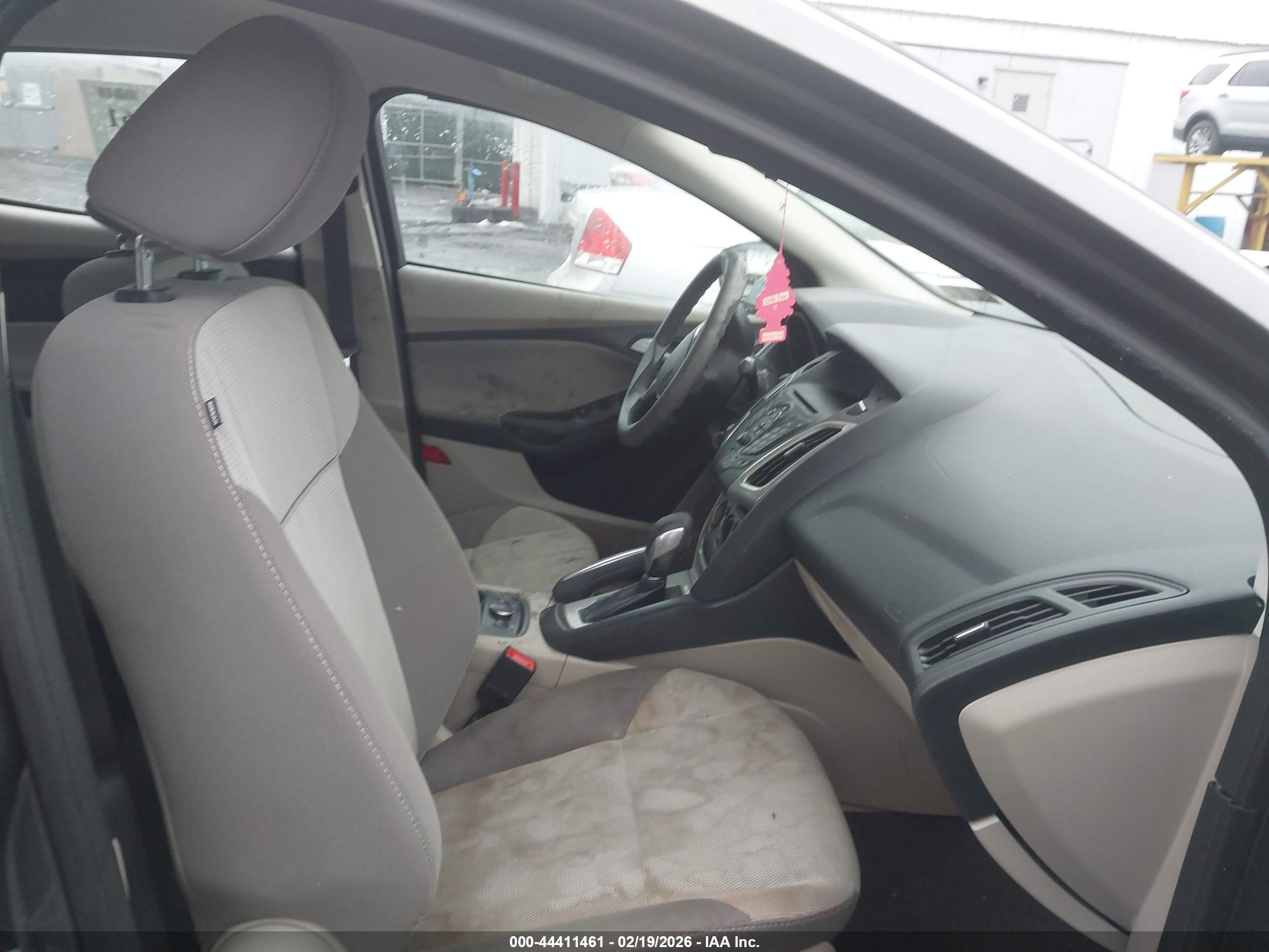 FORD FOCUS image 5