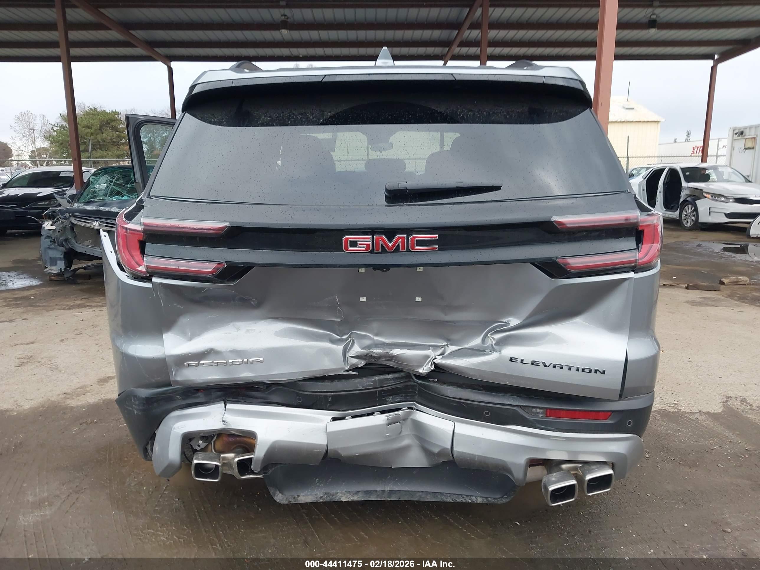 GMC ACADIA image 6