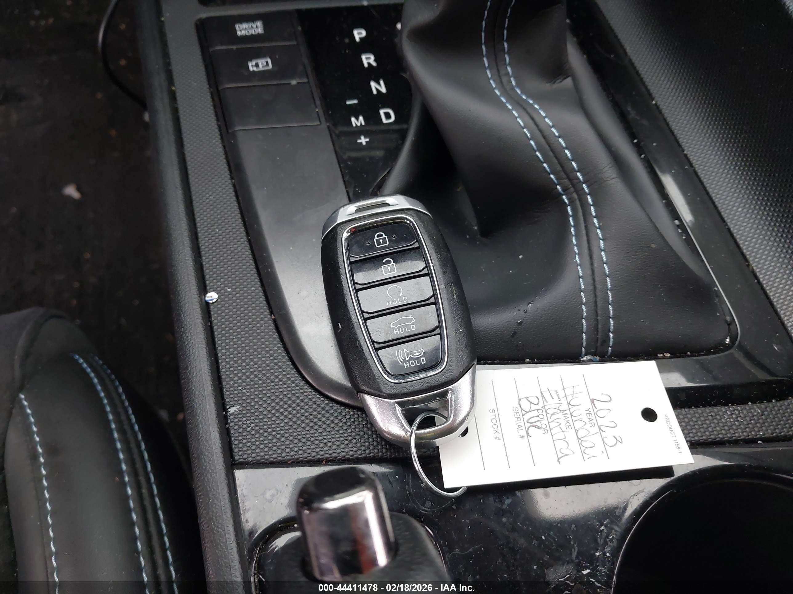 HYUNDAI ELANTRA image 11