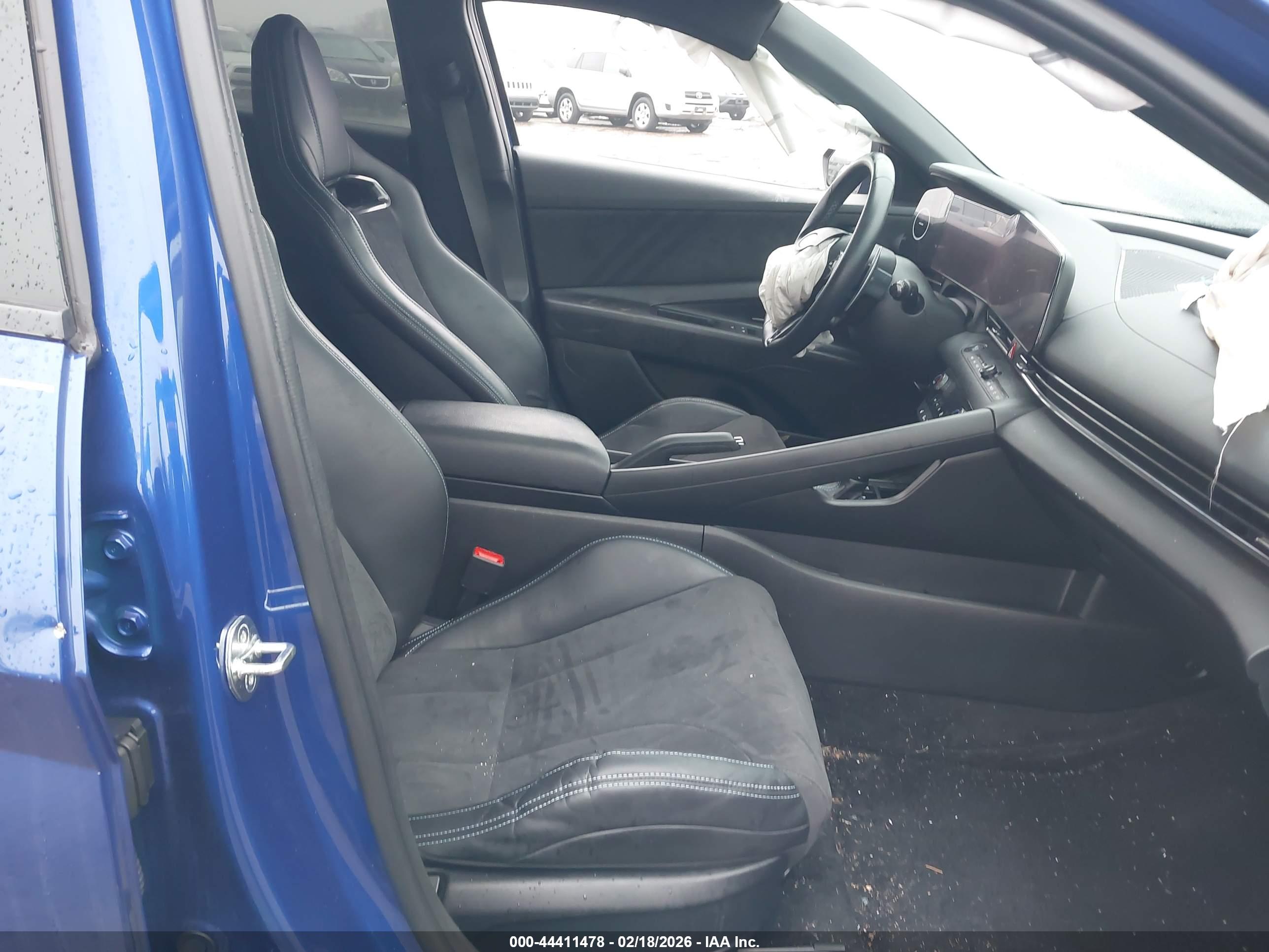 HYUNDAI ELANTRA image 5