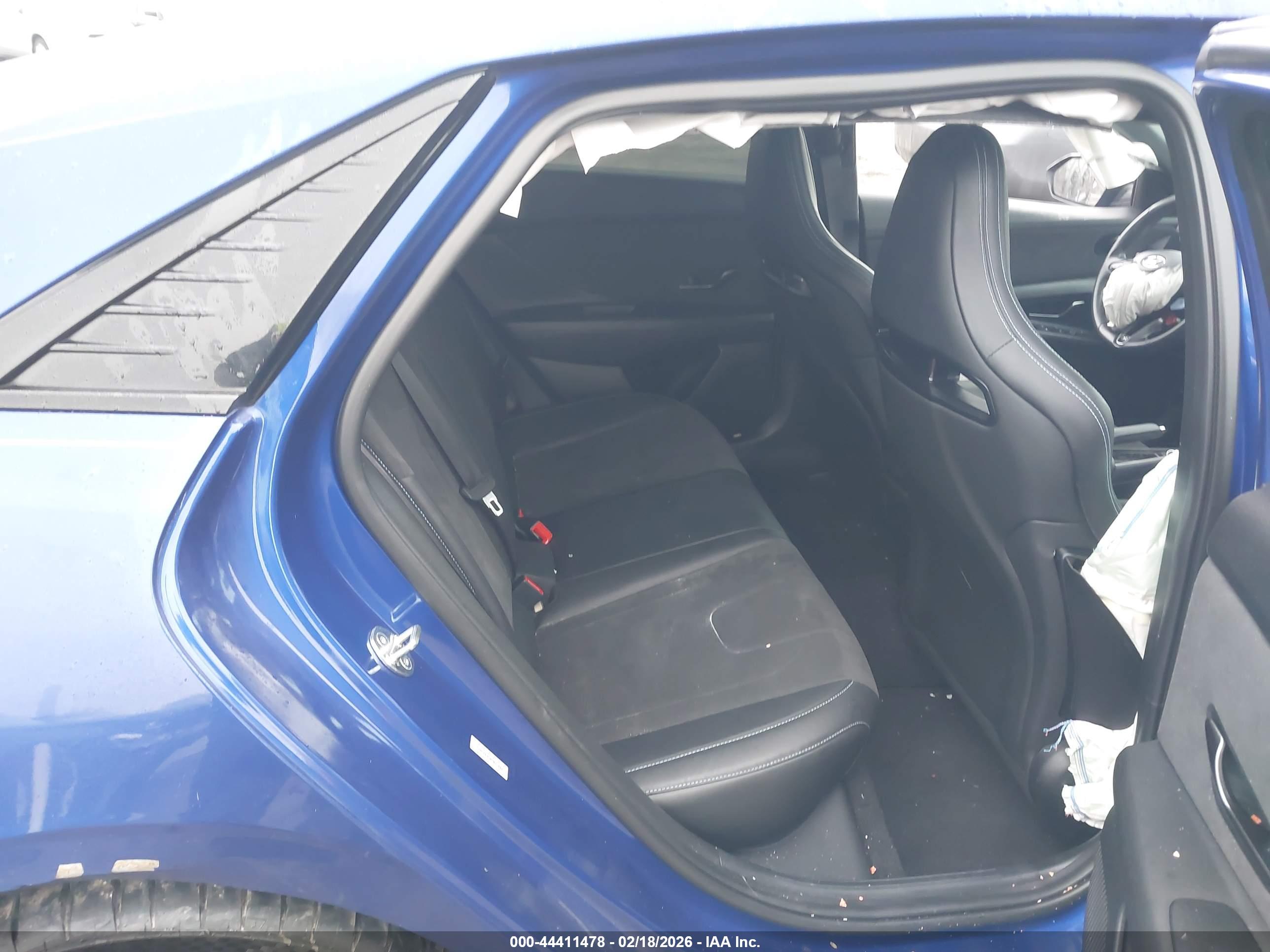 HYUNDAI ELANTRA image 8