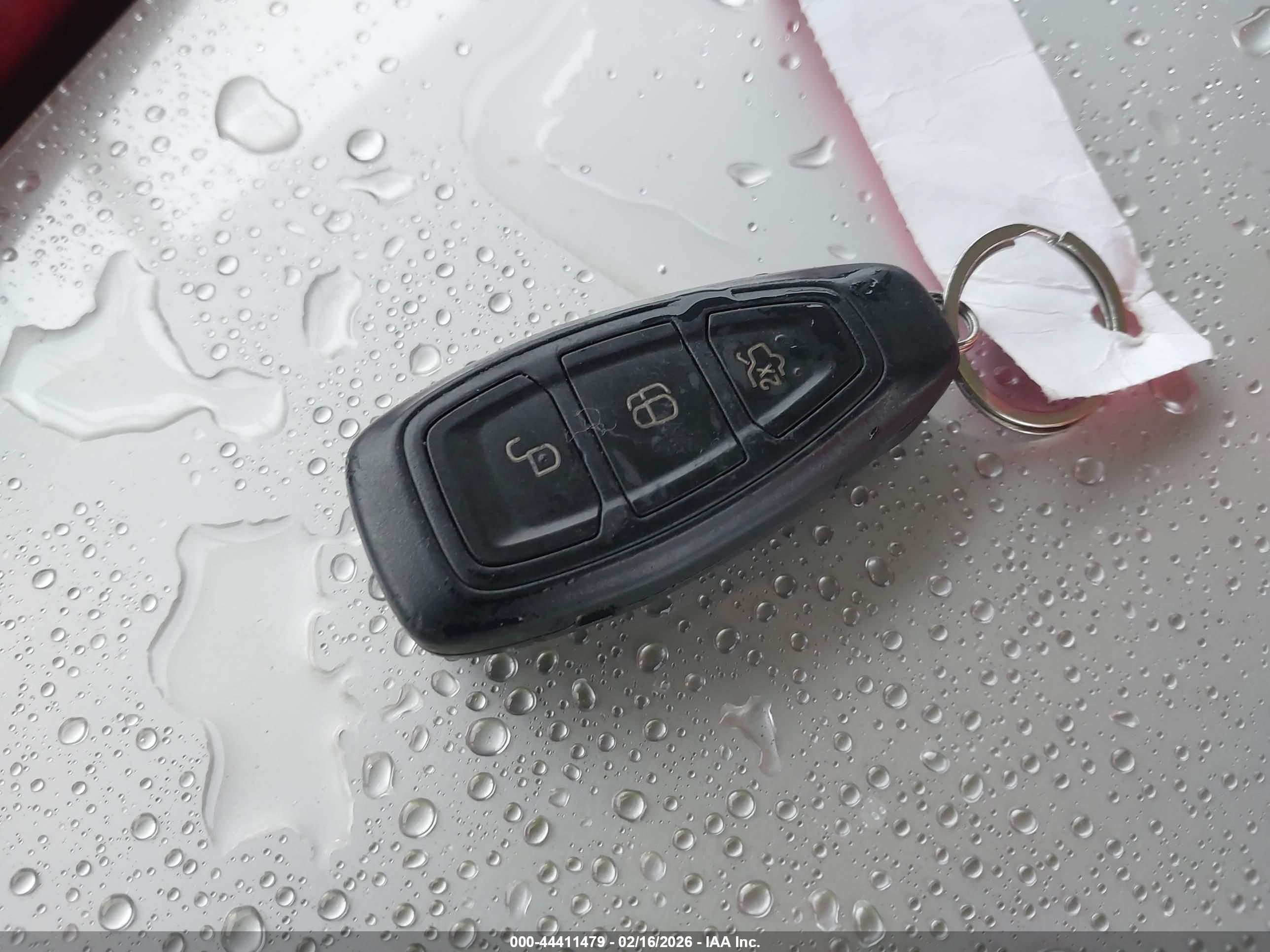 FORD C-MAX image 11