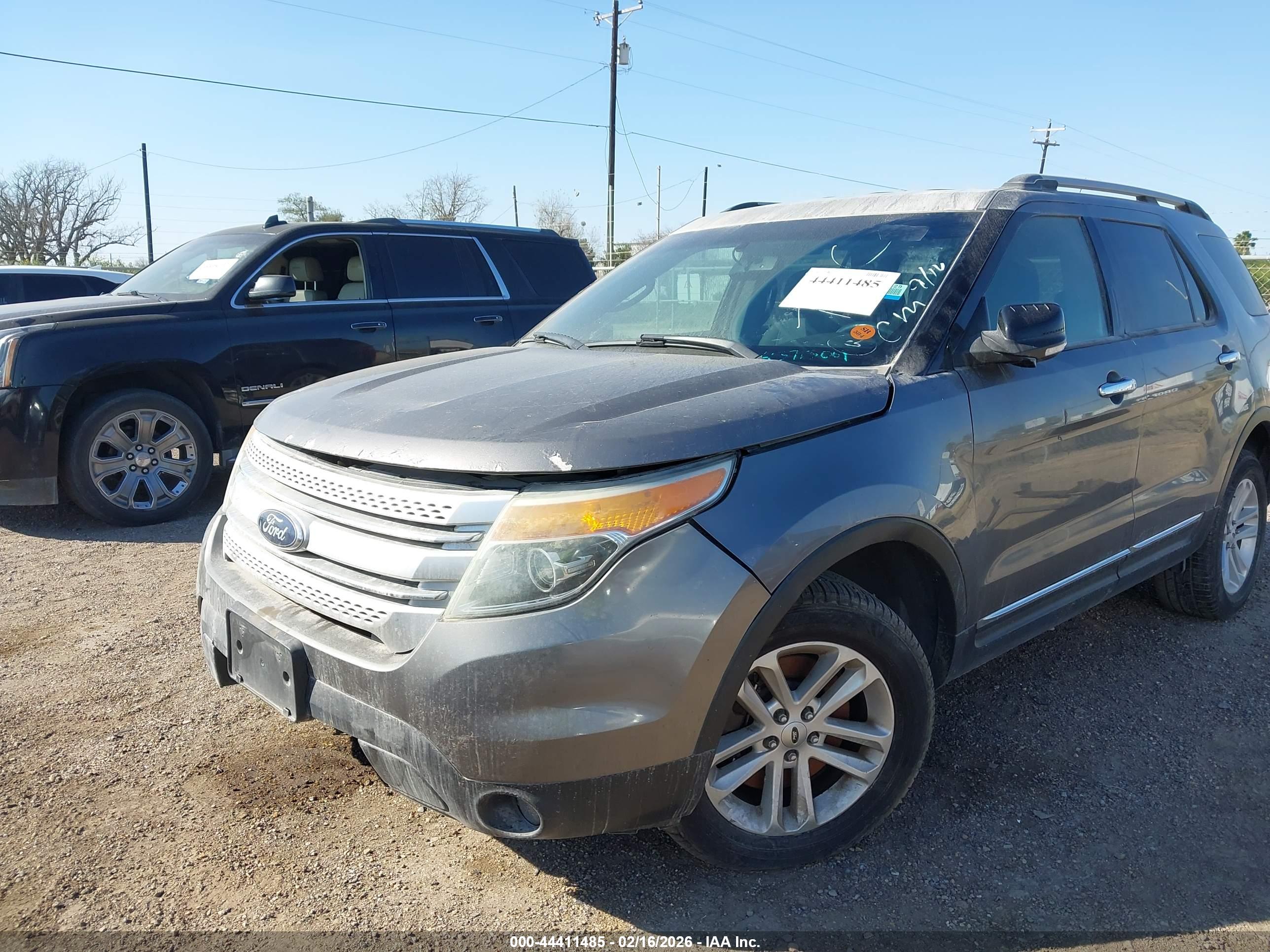 FORD EXPLORER image 6